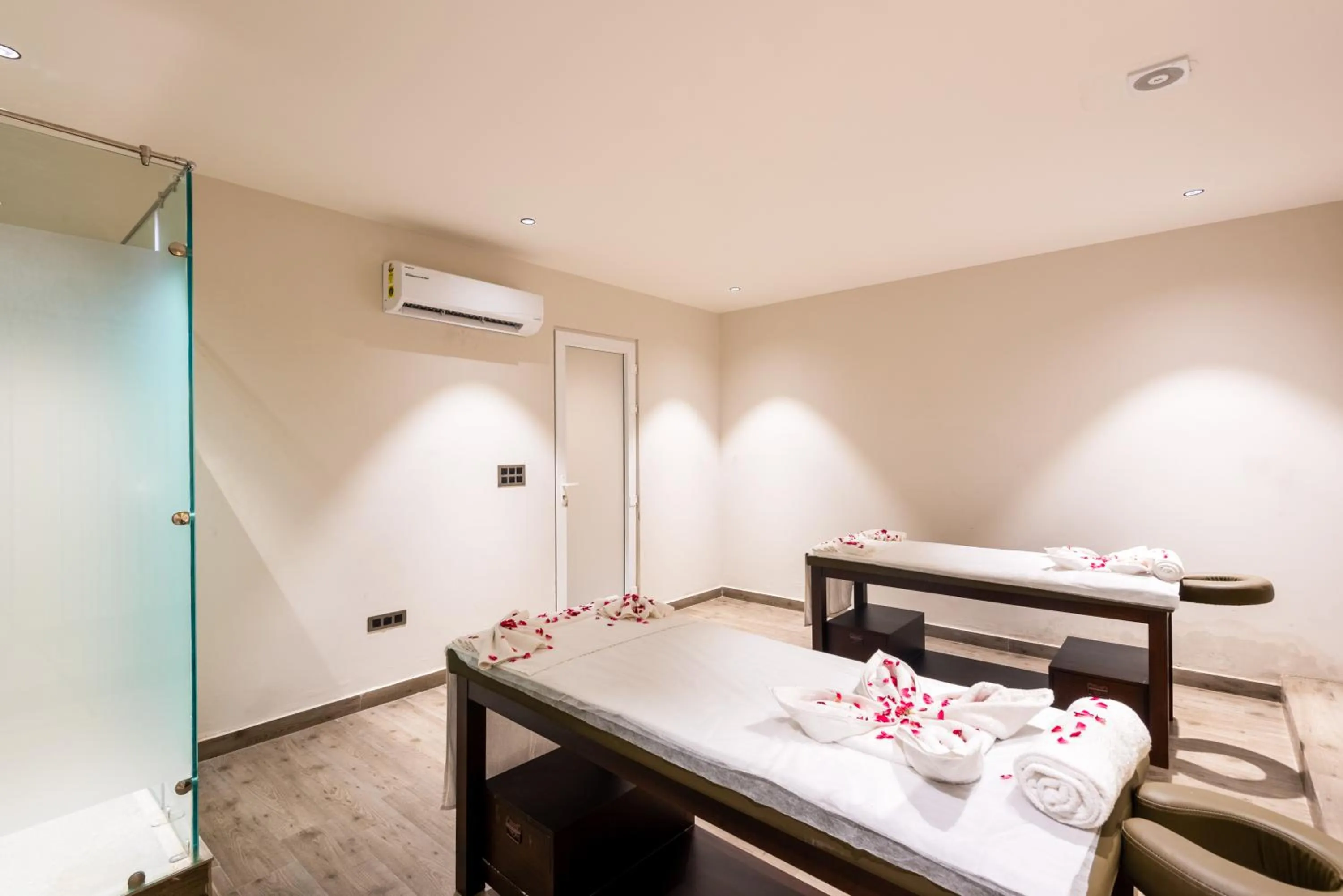 Spa and wellness centre/facilities, Bed in DLS Divine River Resort and Spa, Rishikesh