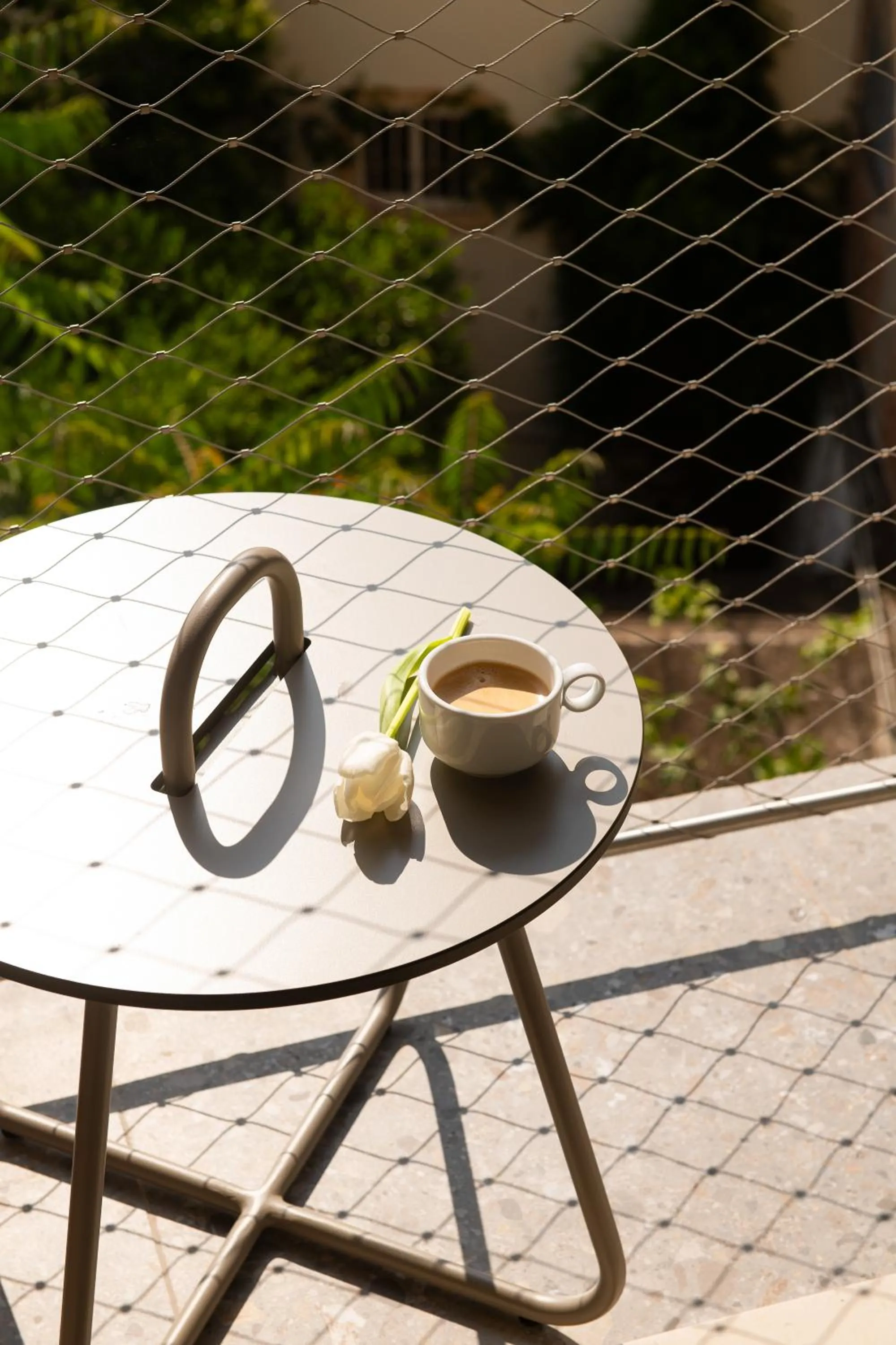 Coffee/tea facilities in Naus Hotel