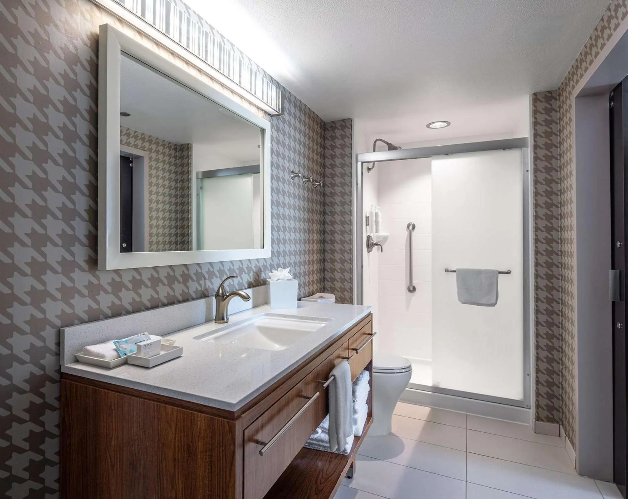 Bathroom in Home2 Suites by Hilton Little Rock West