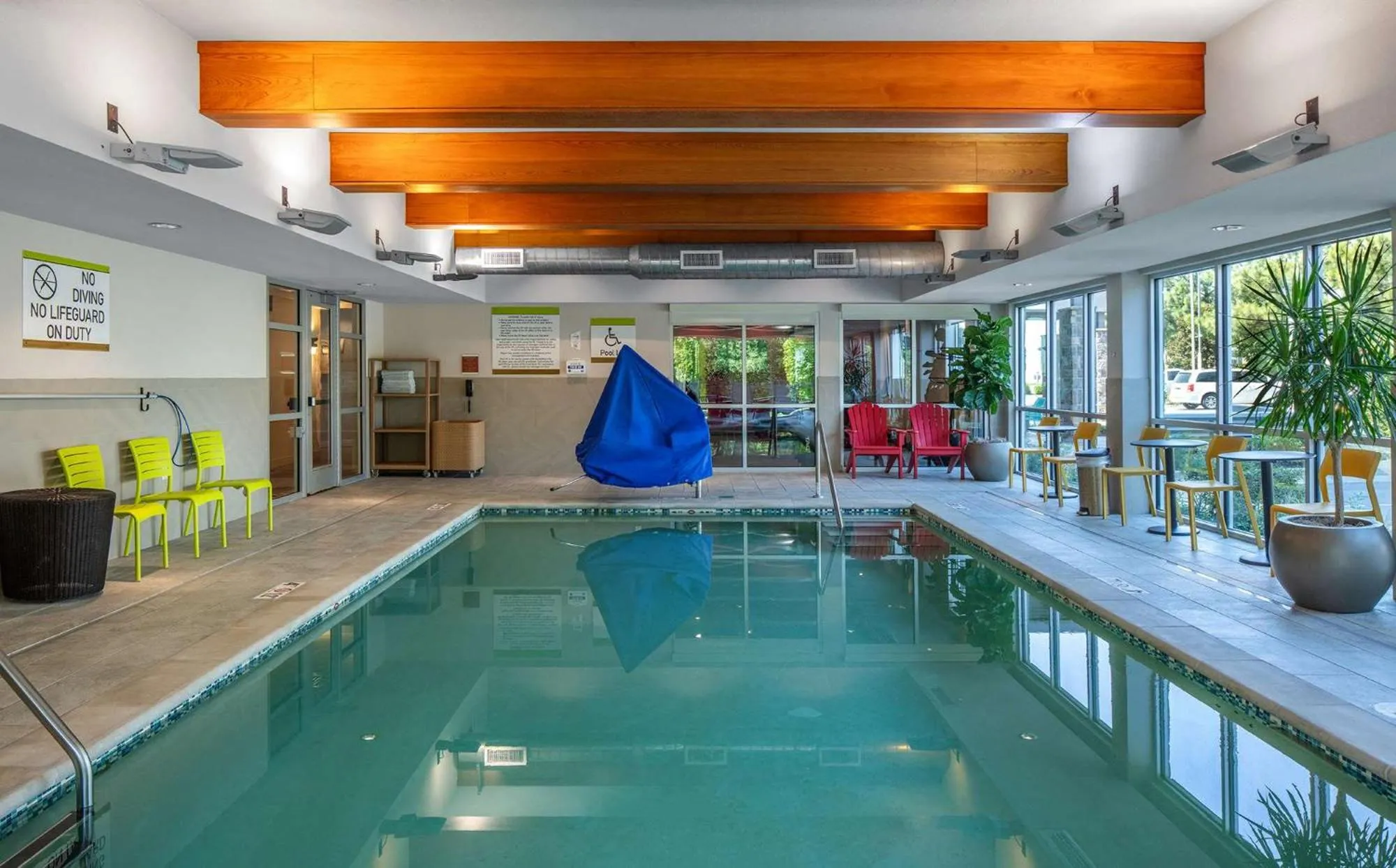 Pool view in Home2 Suites by Hilton Little Rock West