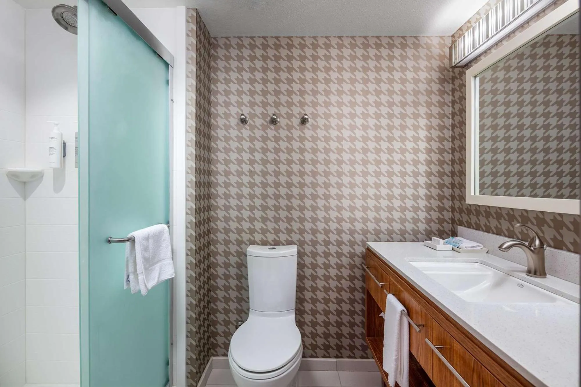 Bathroom in Home2 Suites by Hilton Little Rock West