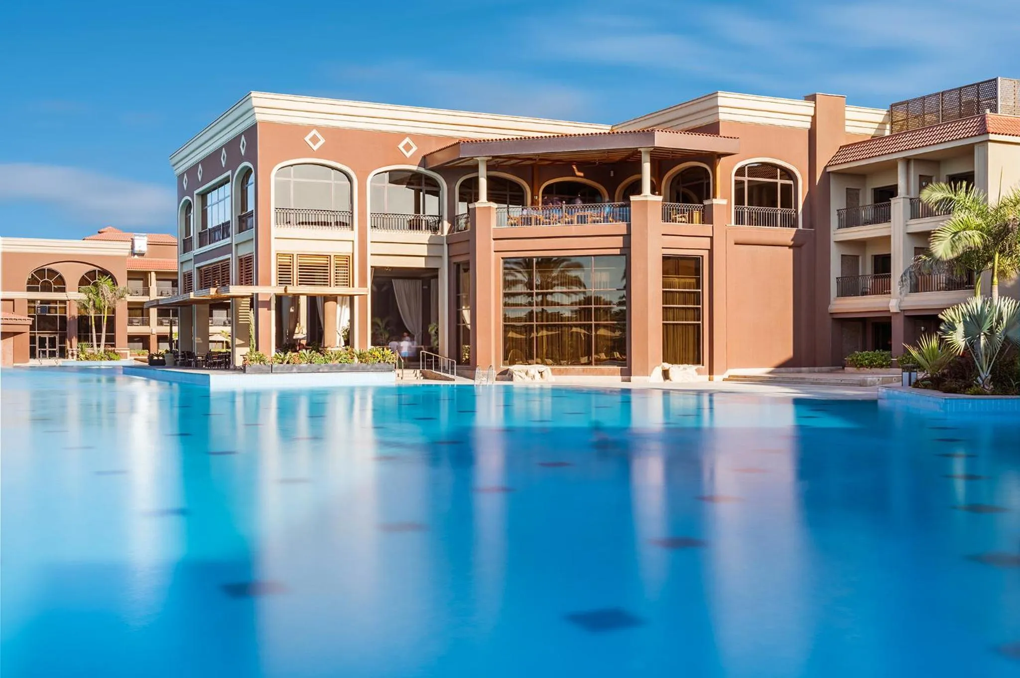 Property building in Hilton Alexandria King's Ranch Hotel