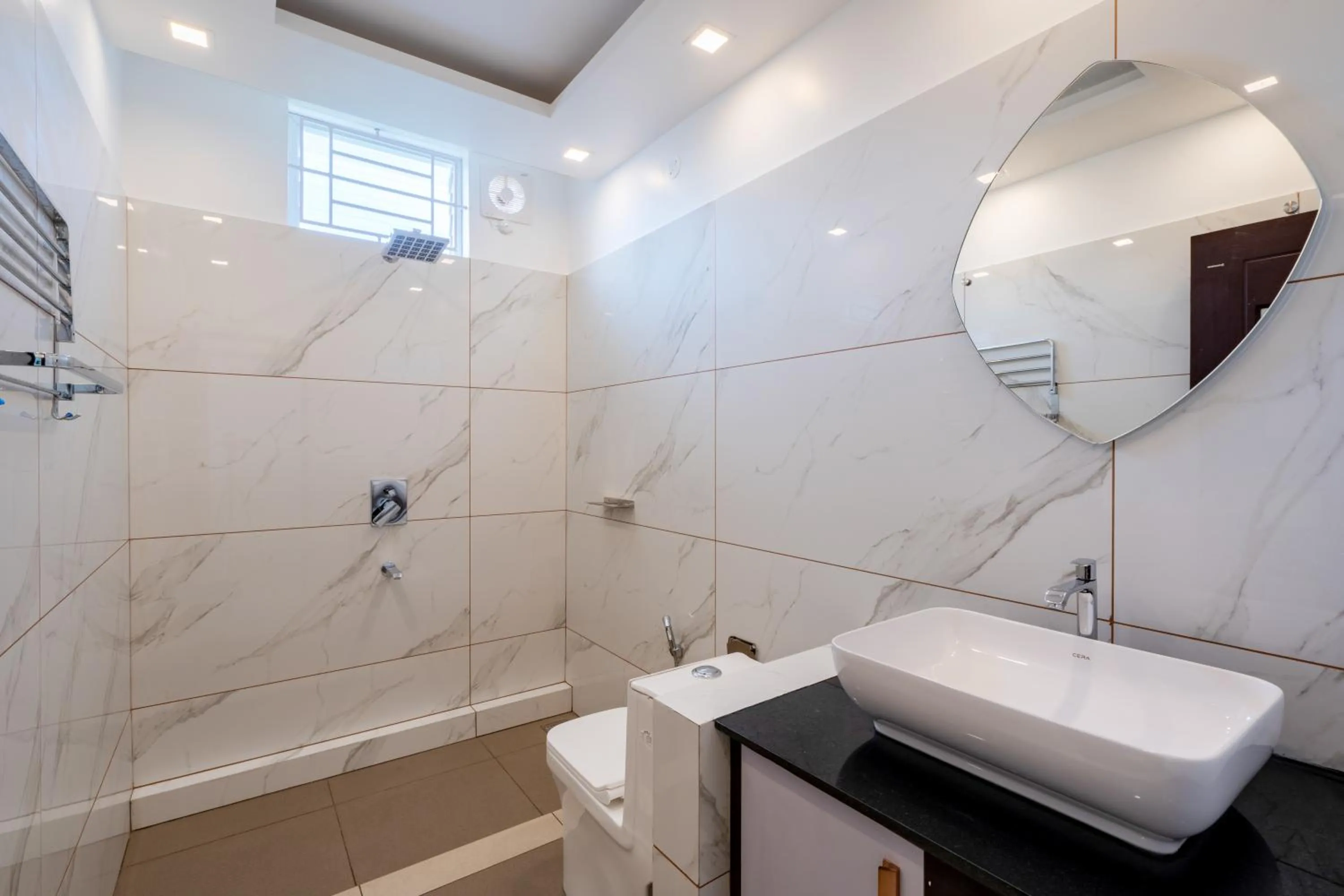 Shower in Cochin Airport Hotel