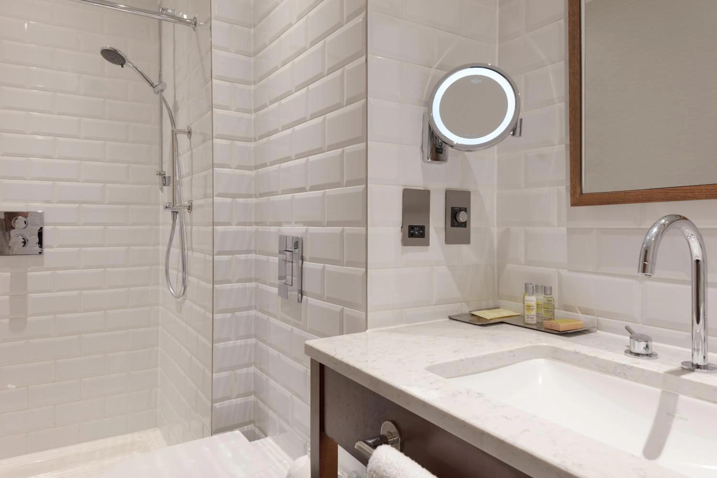 Bathroom in Hilton Southampton - Utilita Bowl