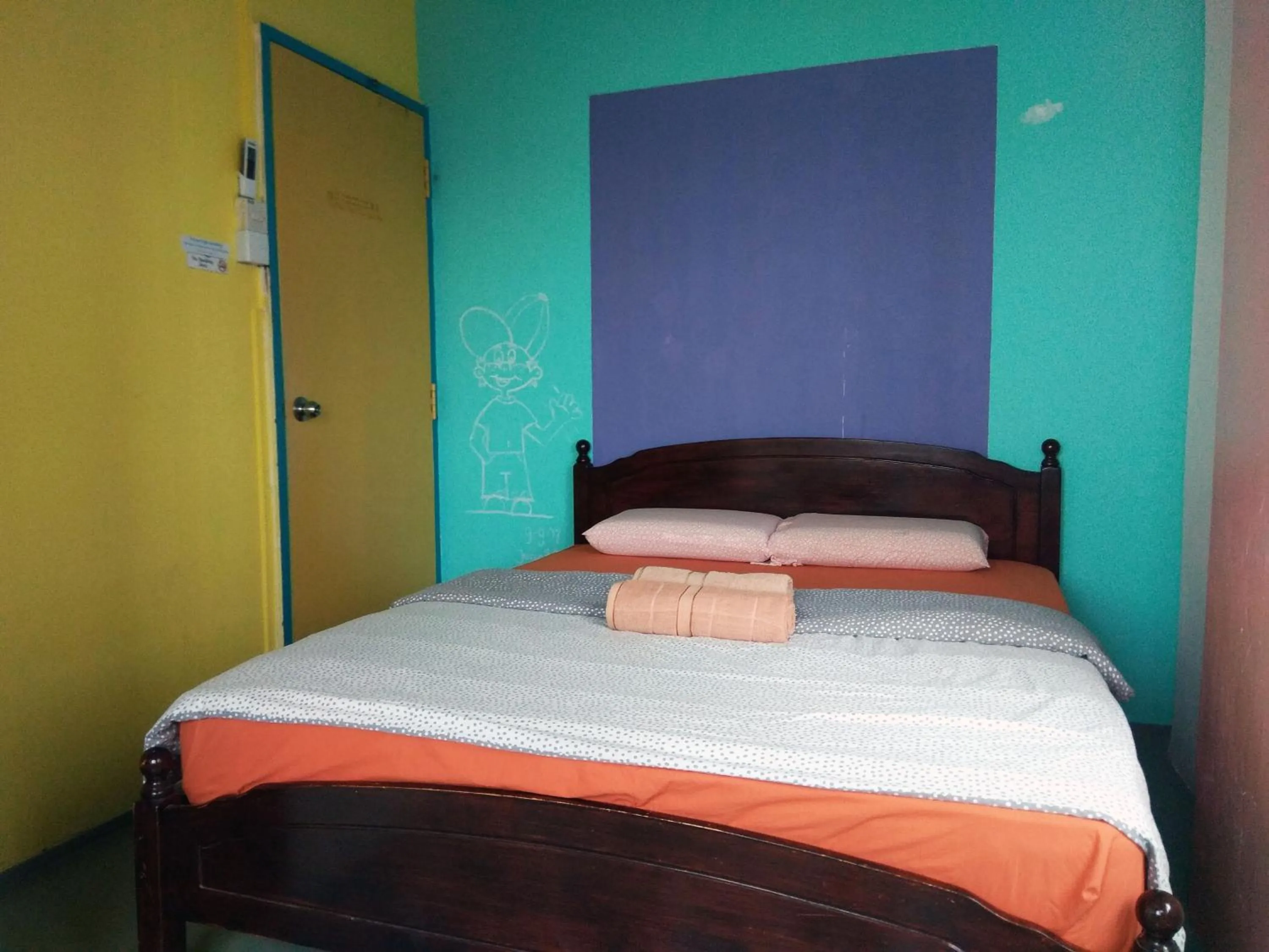 Bed in Sandakan Backpackers Hostel