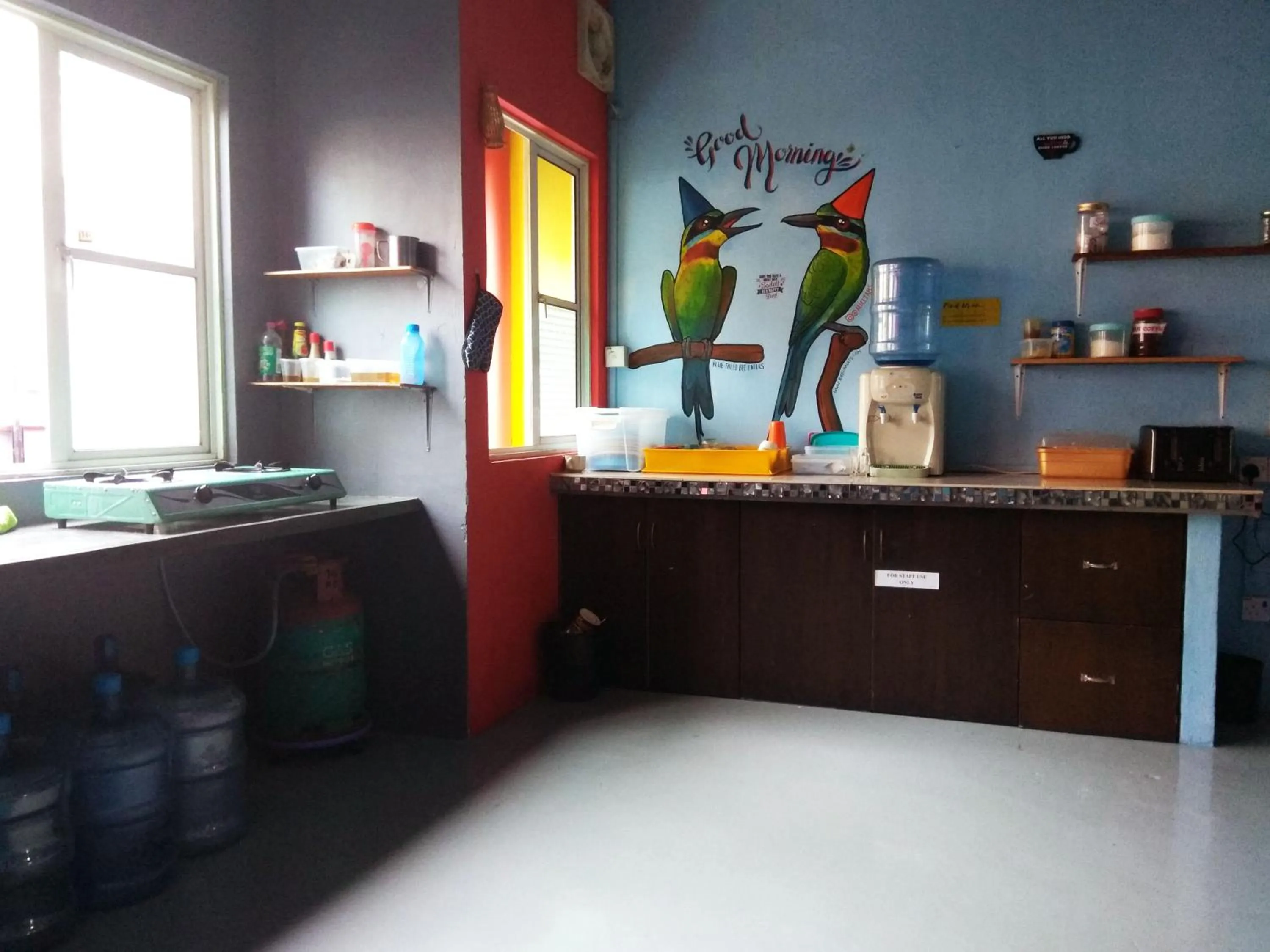 Communal kitchen in Sandakan Backpackers Hostel