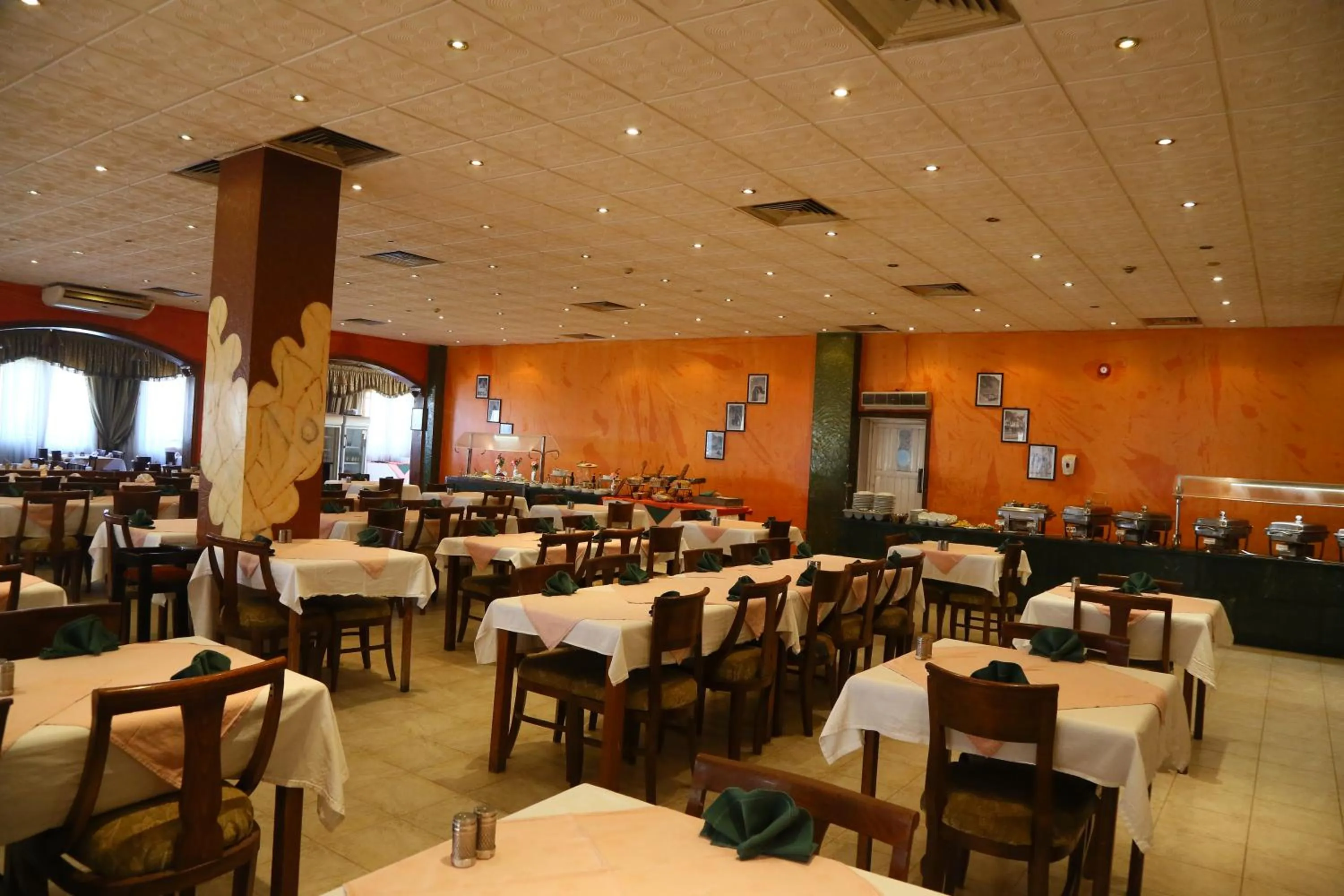 Restaurant/places to eat in Happy Life Village Dahab