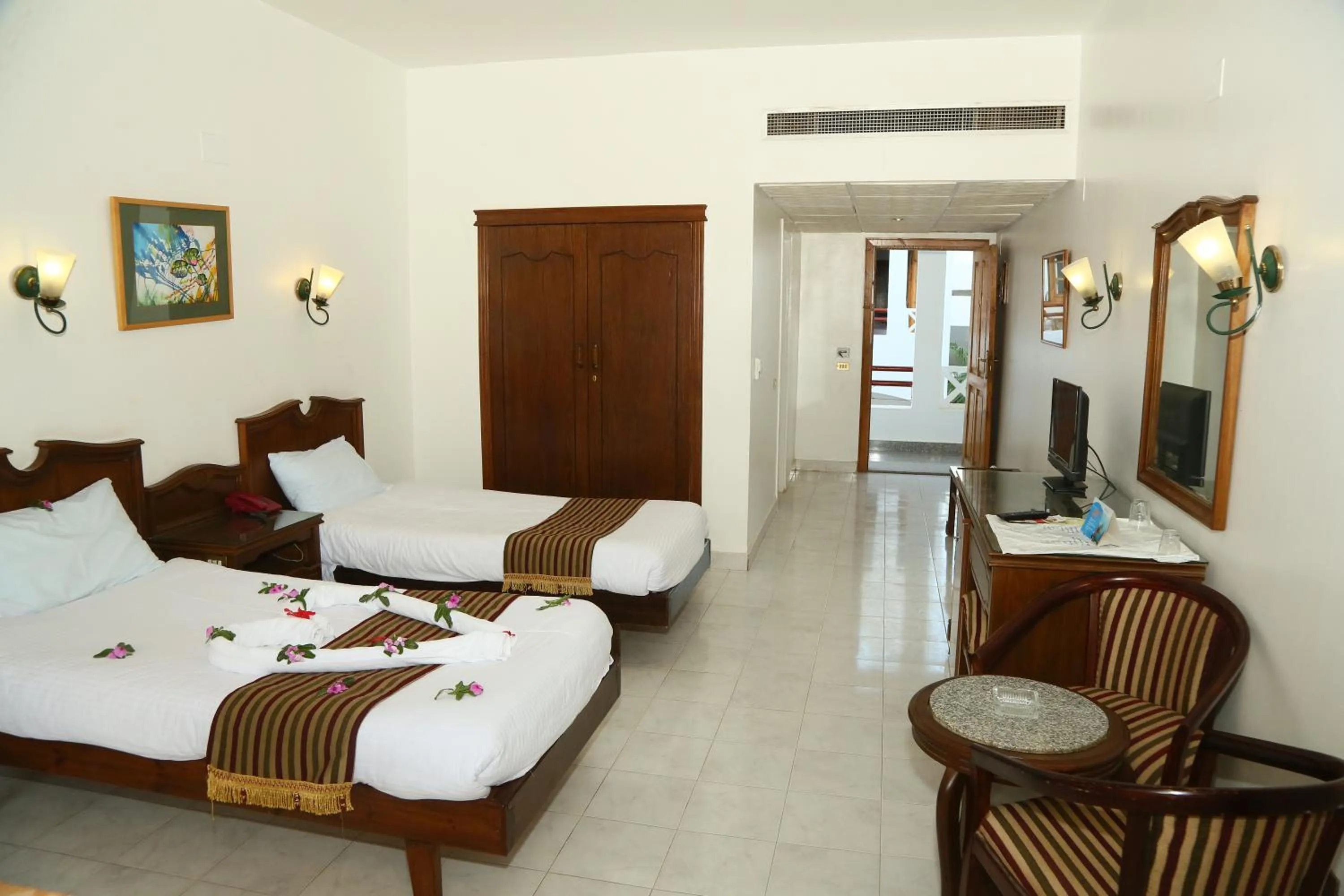 Photo of the whole room, Bed in Happy Life Village Dahab