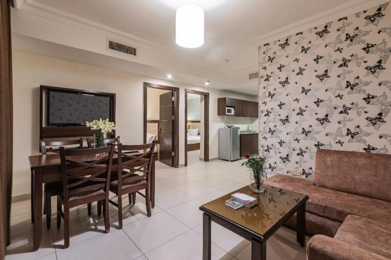 TV and multimedia in Lancaster Hotel Apartments-Gardens