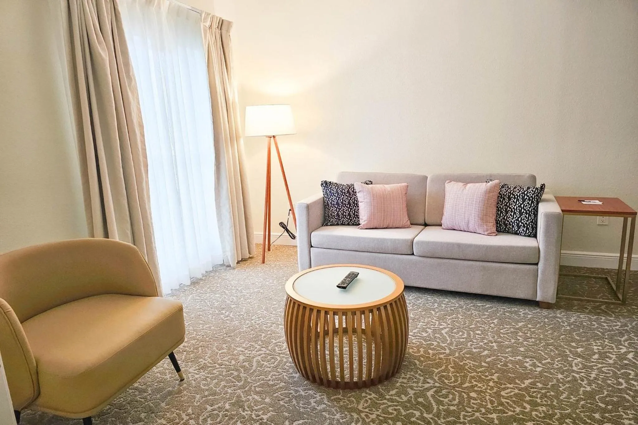 Photo of the whole room in Montreal Suites Orlando