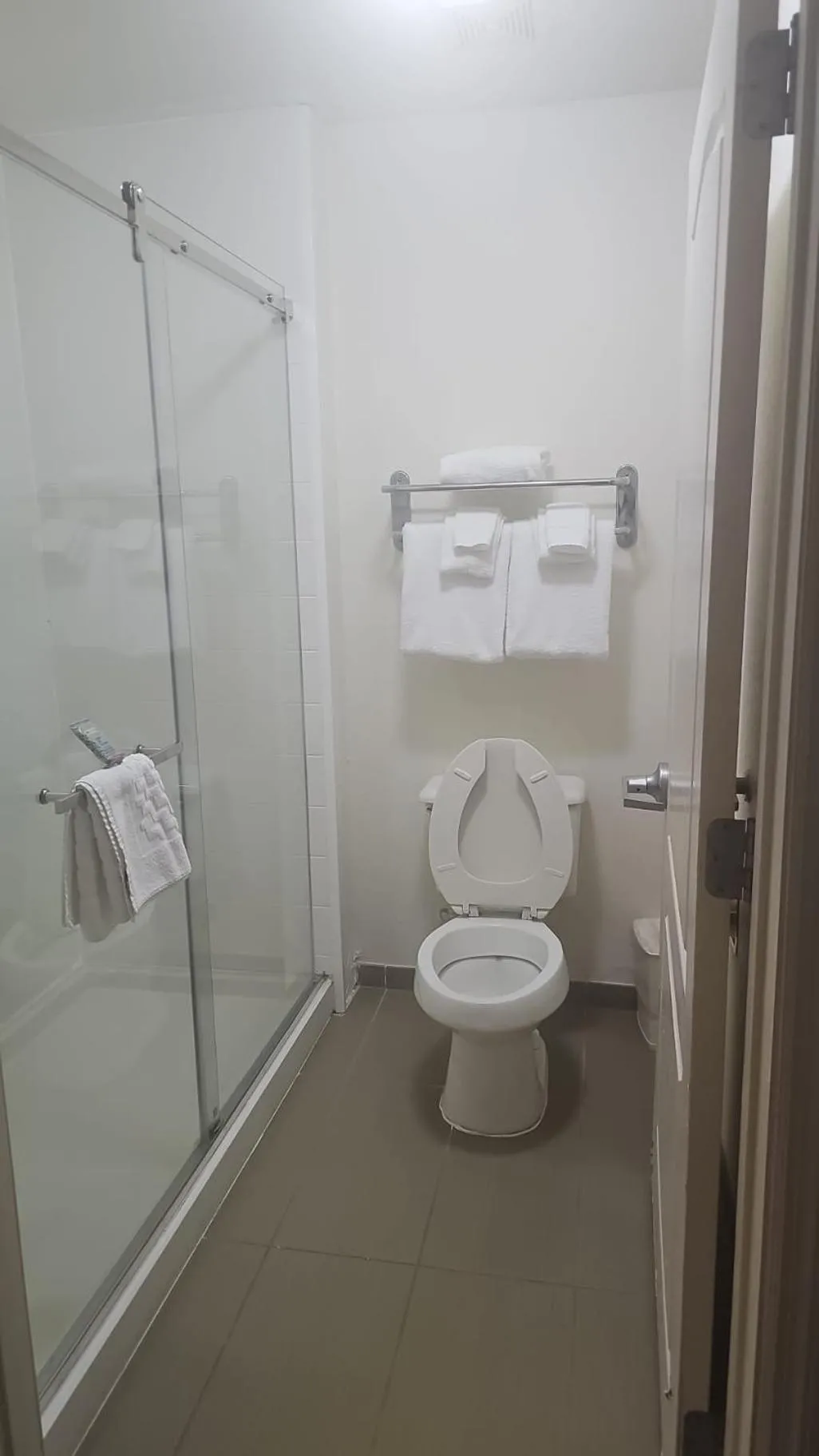 Bathroom in Montreal Suites Orlando