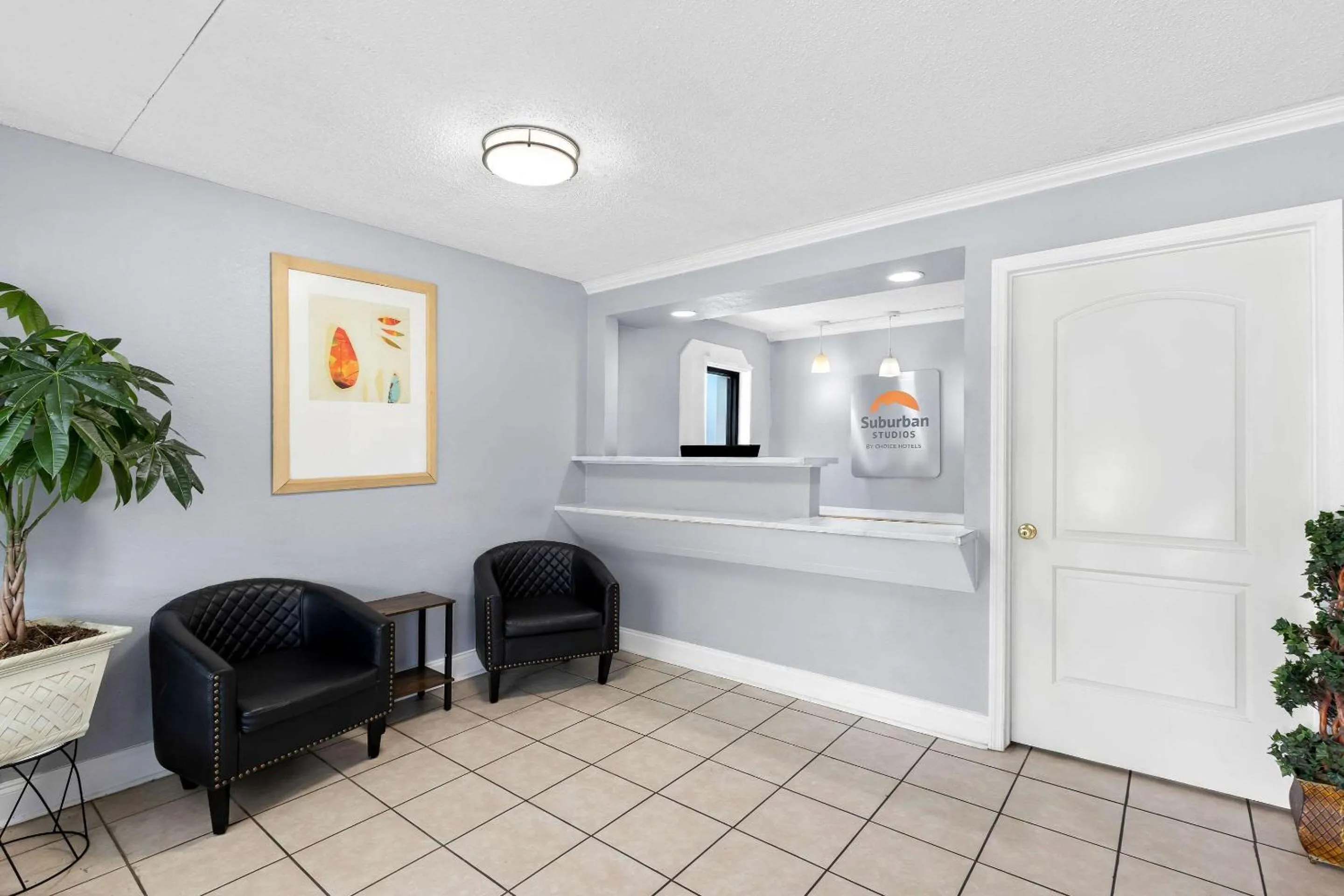 Lobby or reception in Suburban Studios Brunswick I-95