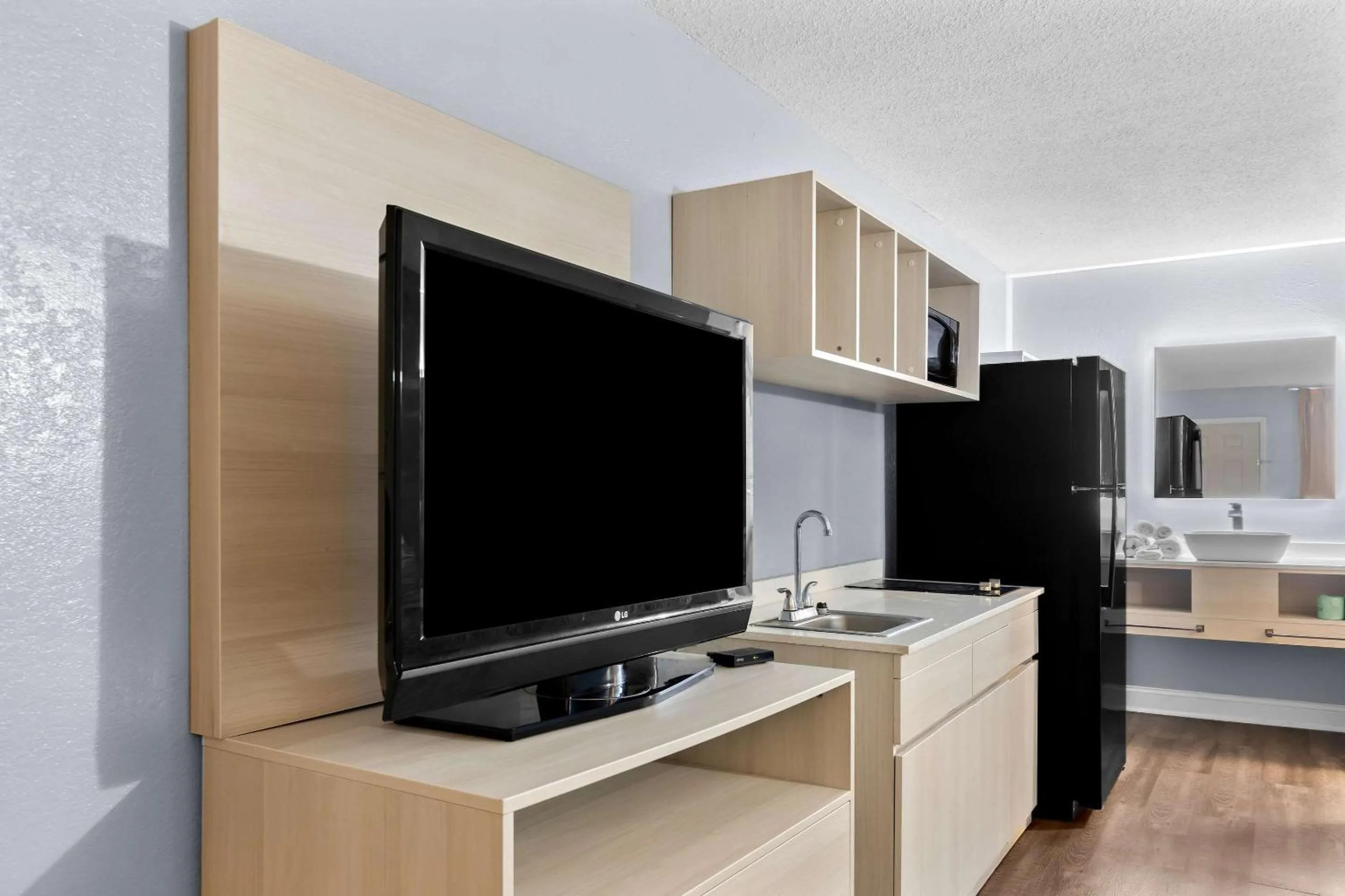 Bedroom in Suburban Studios Brunswick I-95