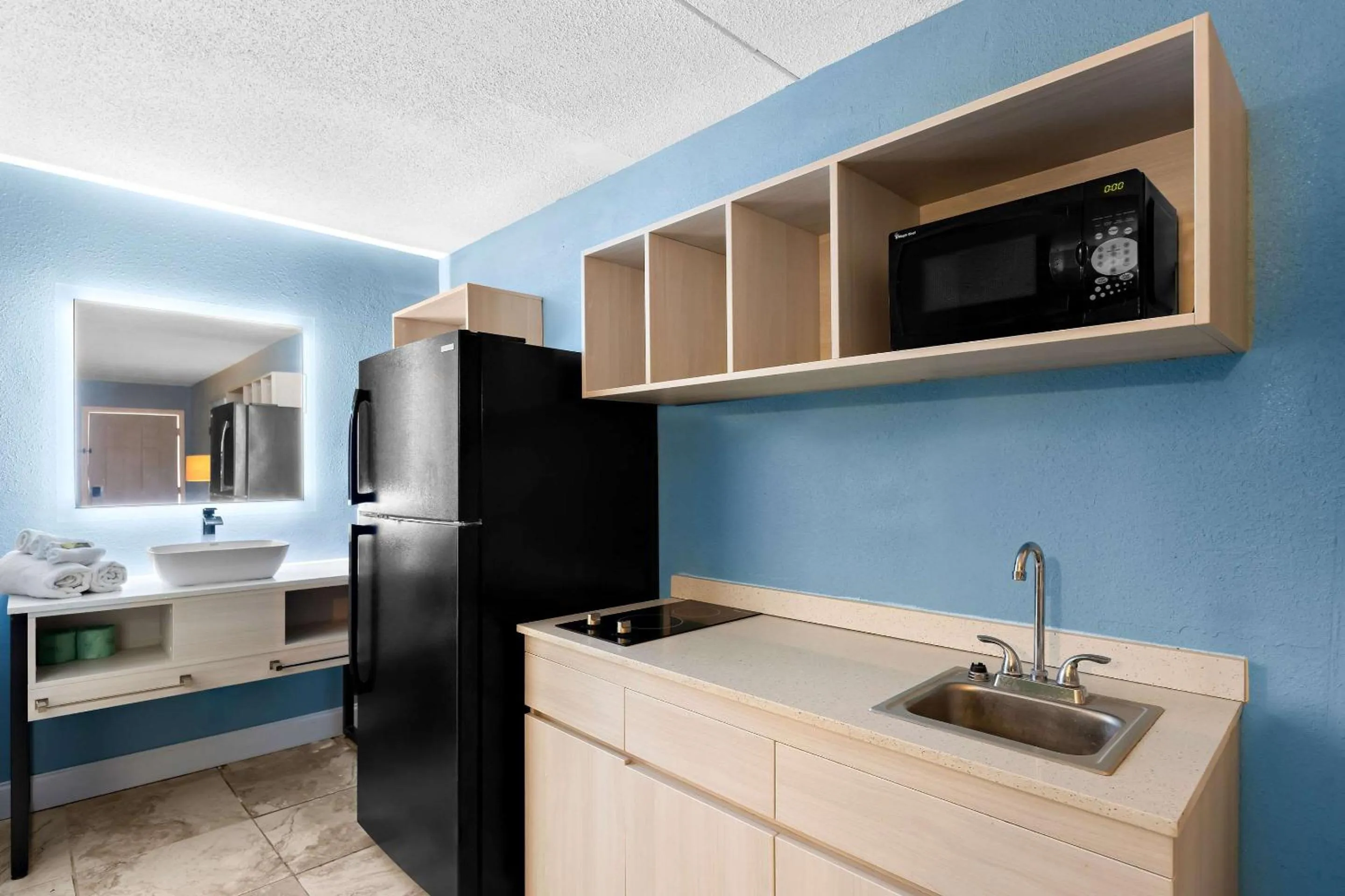 Bedroom in Suburban Studios Brunswick I-95