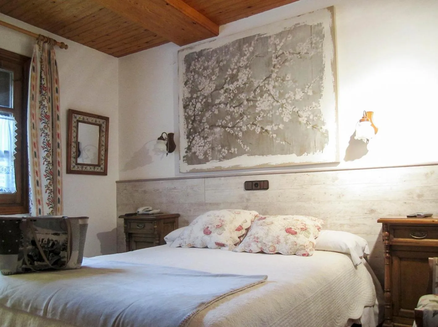 Bed in San Marsial Benasque Apart Hotel