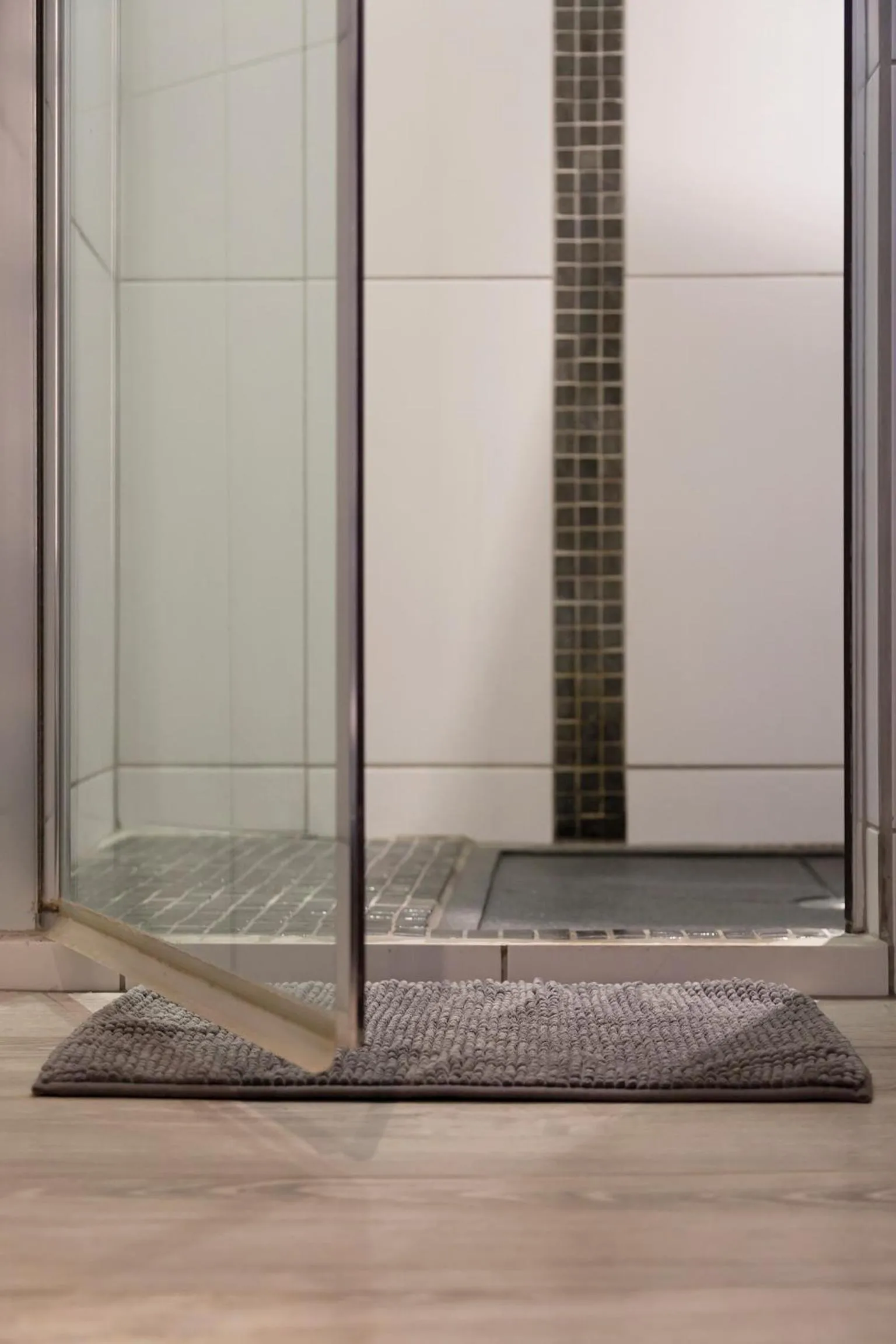 Shower in Appartements "La Chambre D'Ami"