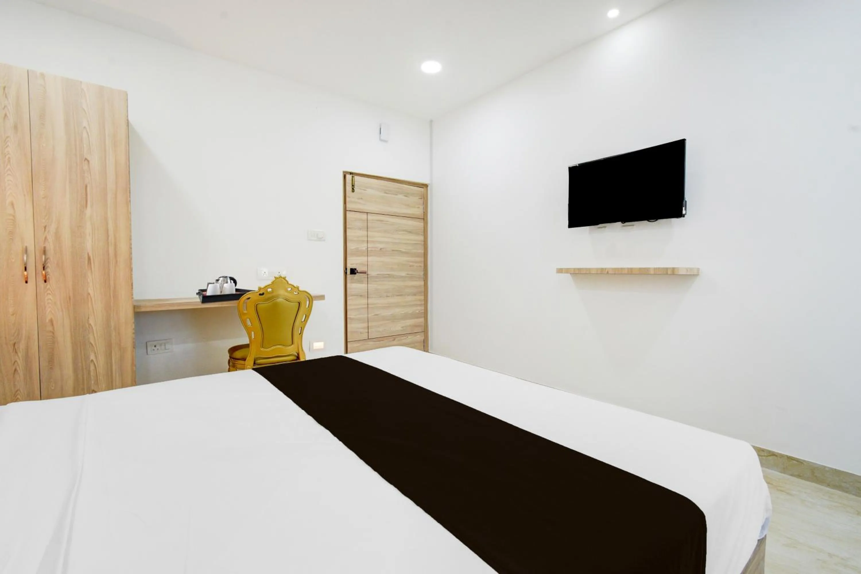 Bedroom, Bed in Super Townhouse LB Nagar Metro Station