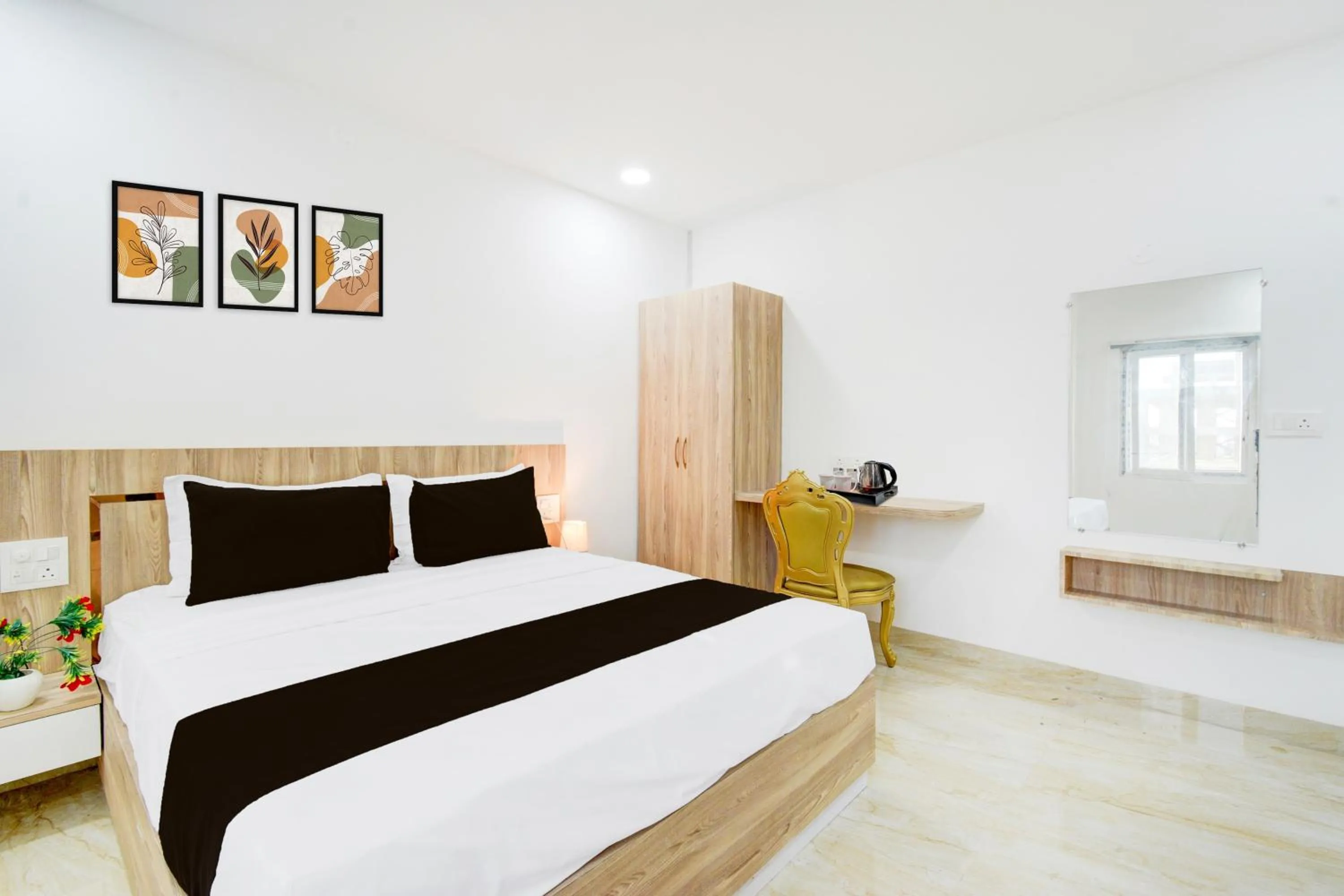Bedroom, Bed in Super Townhouse LB Nagar Metro Station