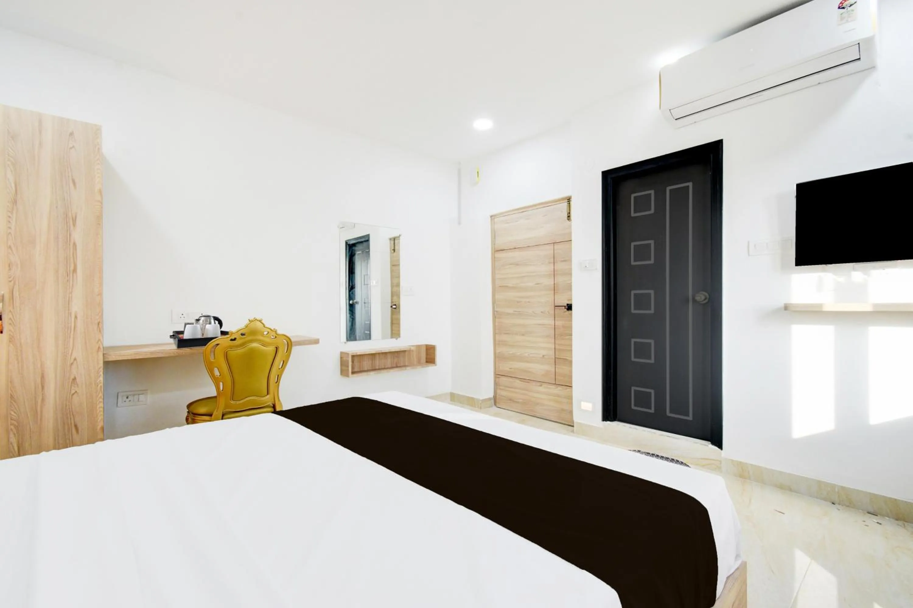 Bedroom, Bed in Super Townhouse LB Nagar Metro Station