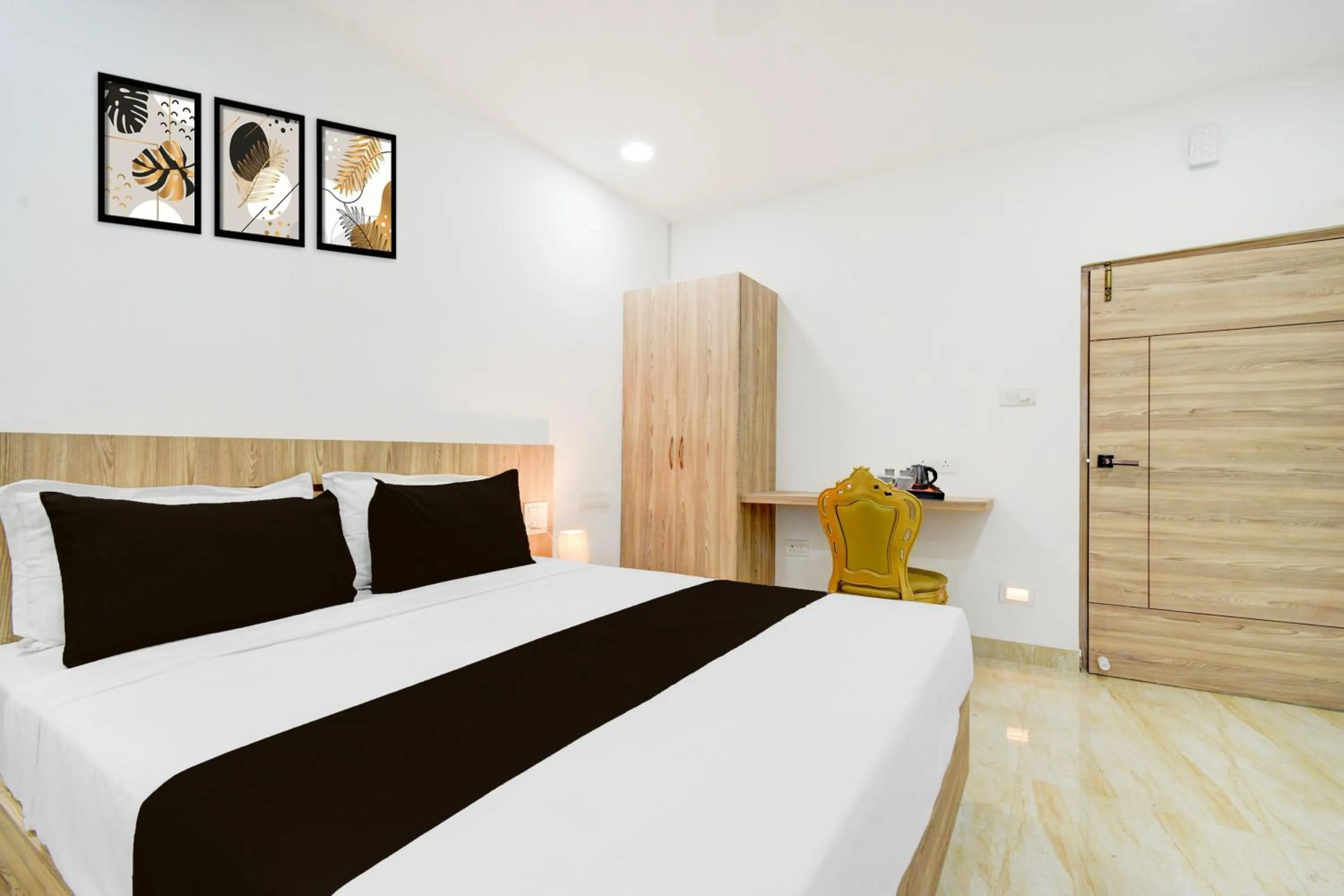 Bedroom, Bed in Super Townhouse LB Nagar Metro Station