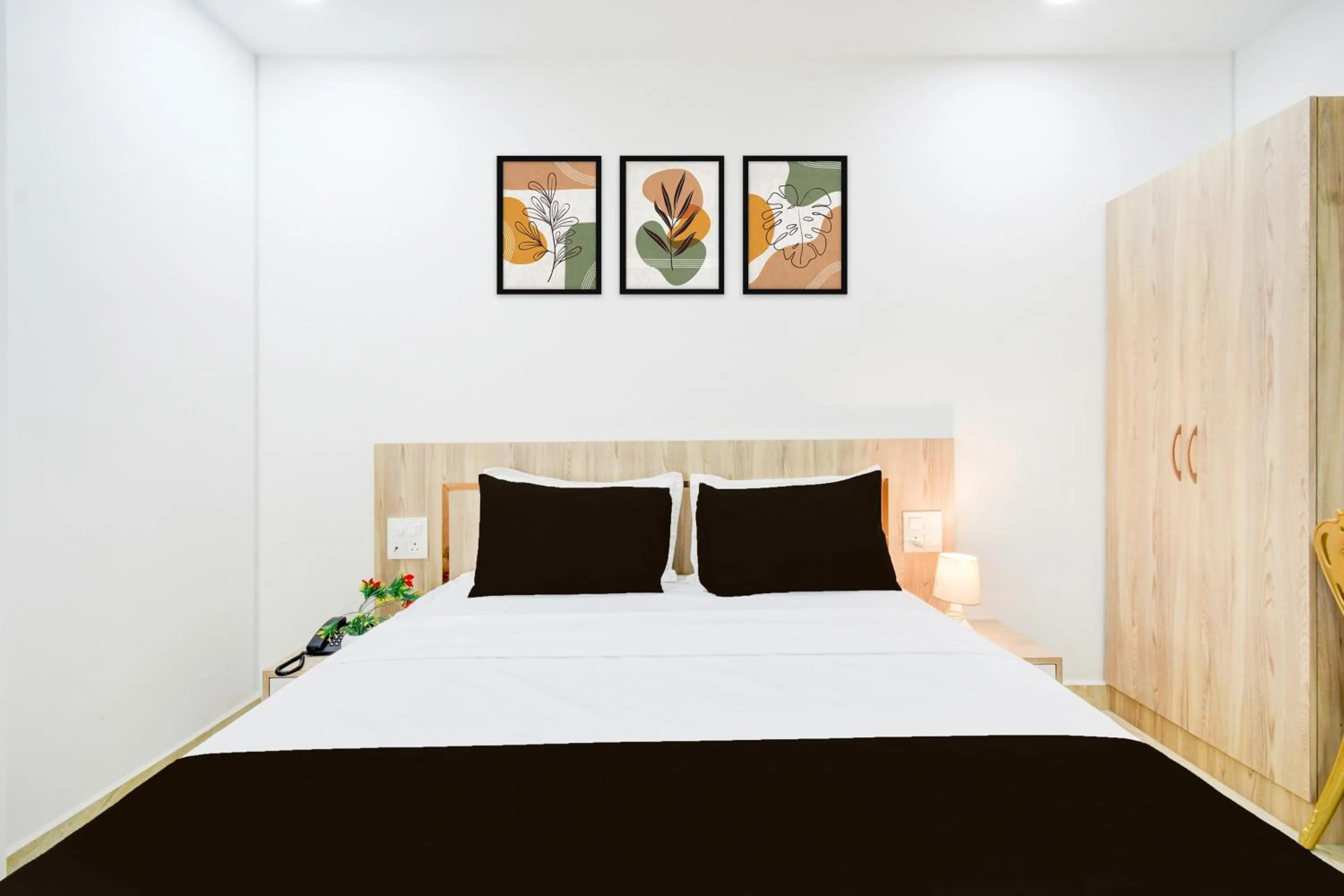 Bedroom, Bed in Super Townhouse LB Nagar Metro Station