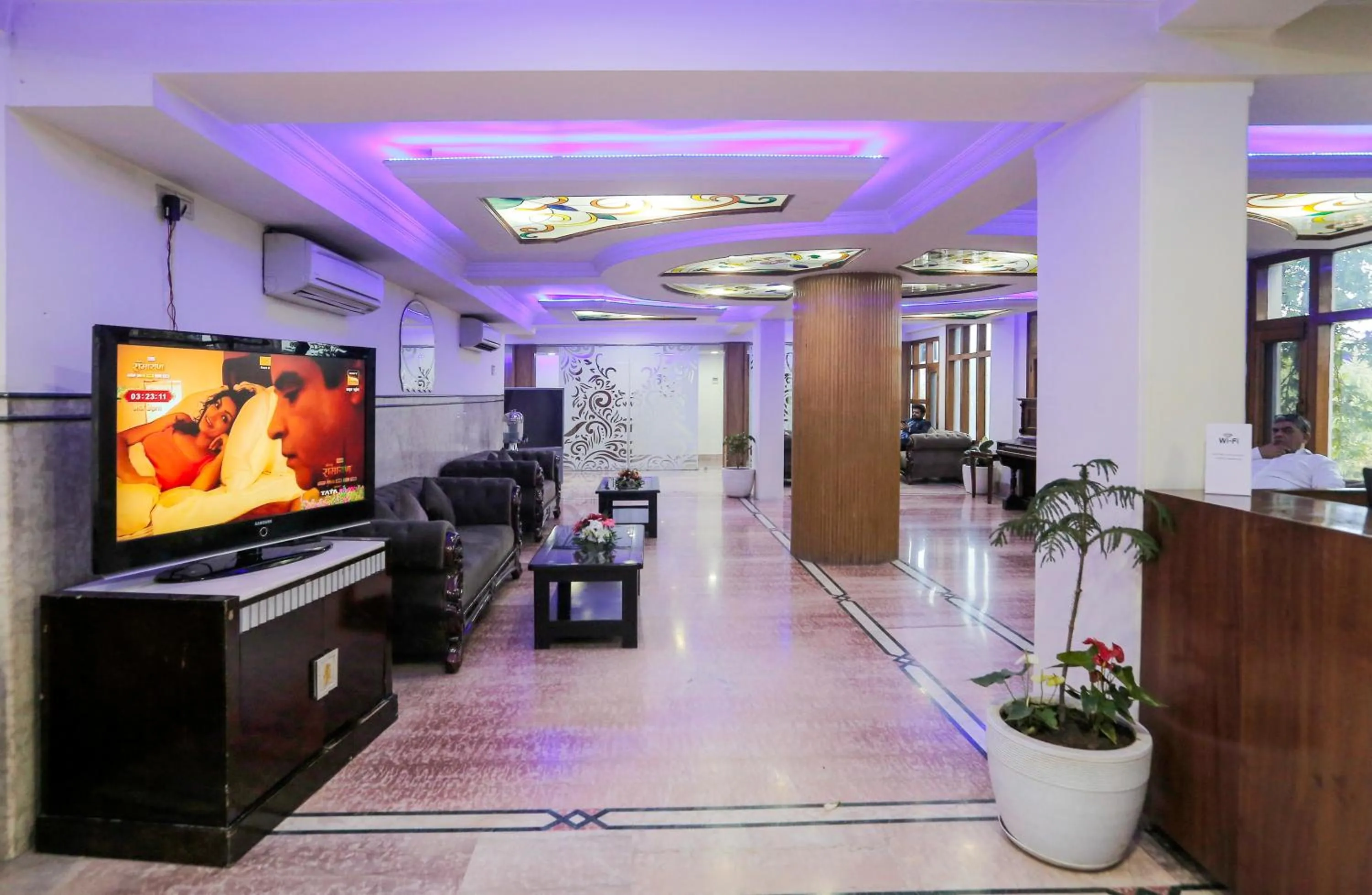 Communal lounge/ TV room in Hotel The Residency Srinagar