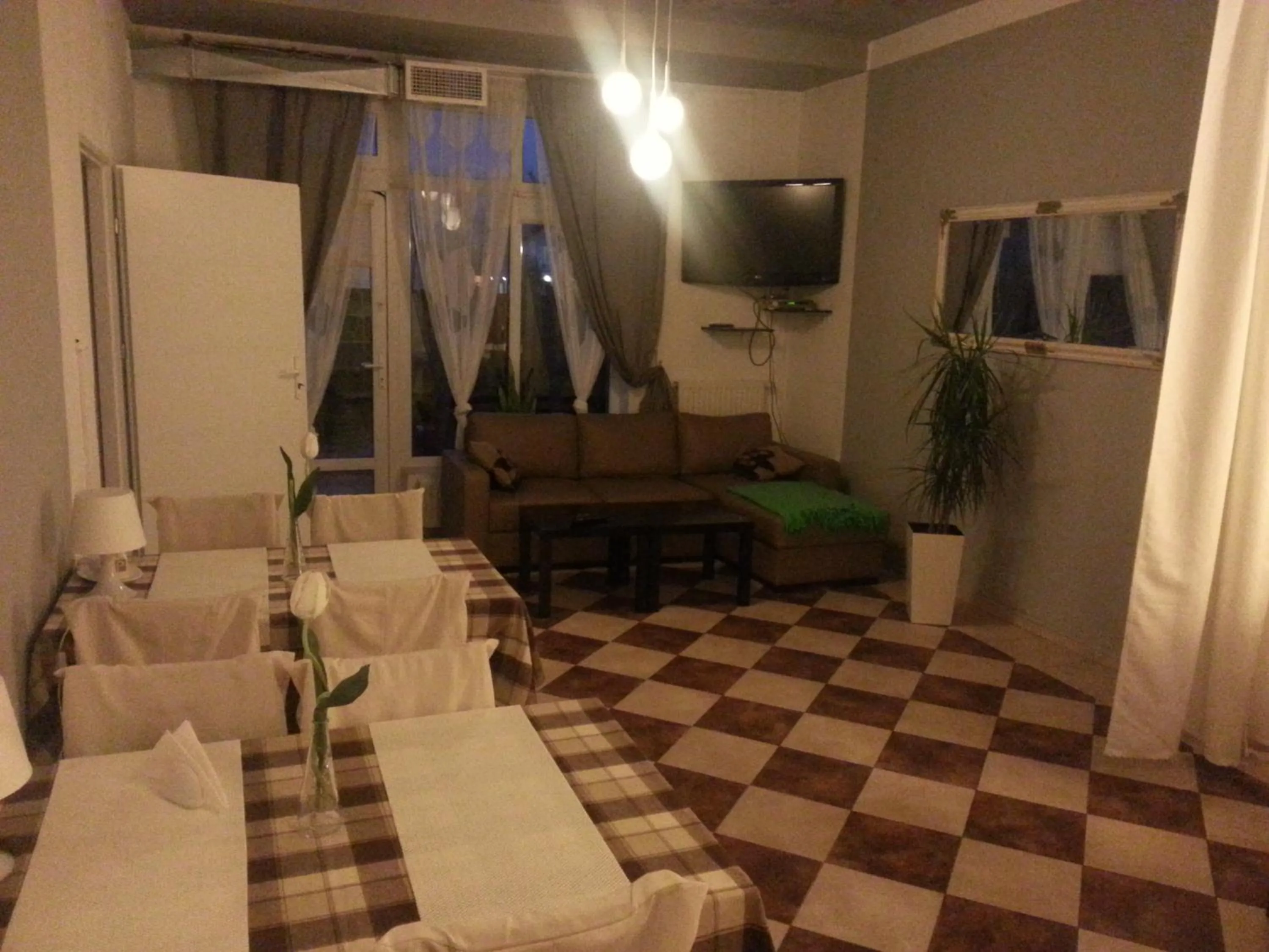 Restaurant/places to eat in Villa Osowianka