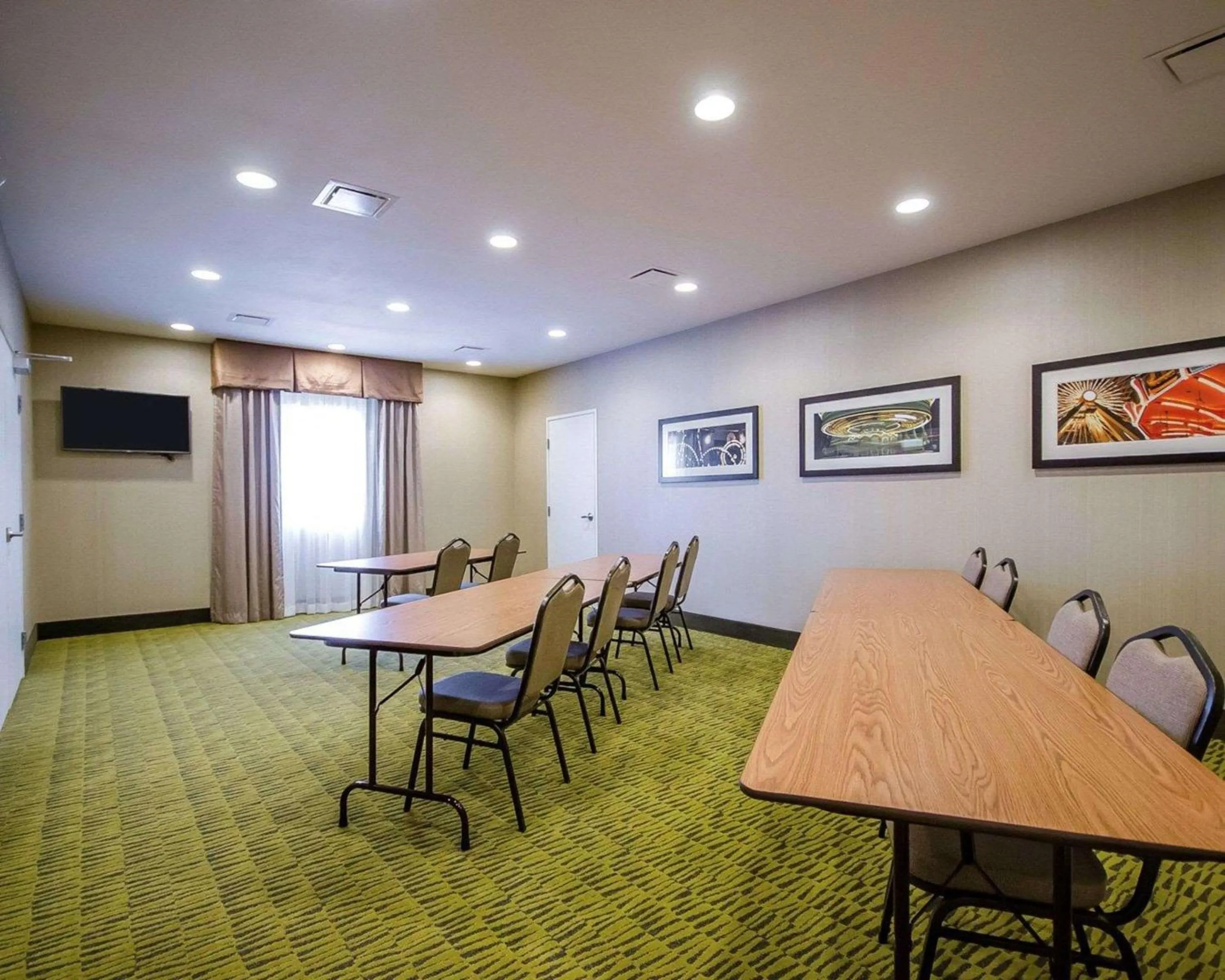 Meeting/conference room in Comfort Inn Ferdinand
