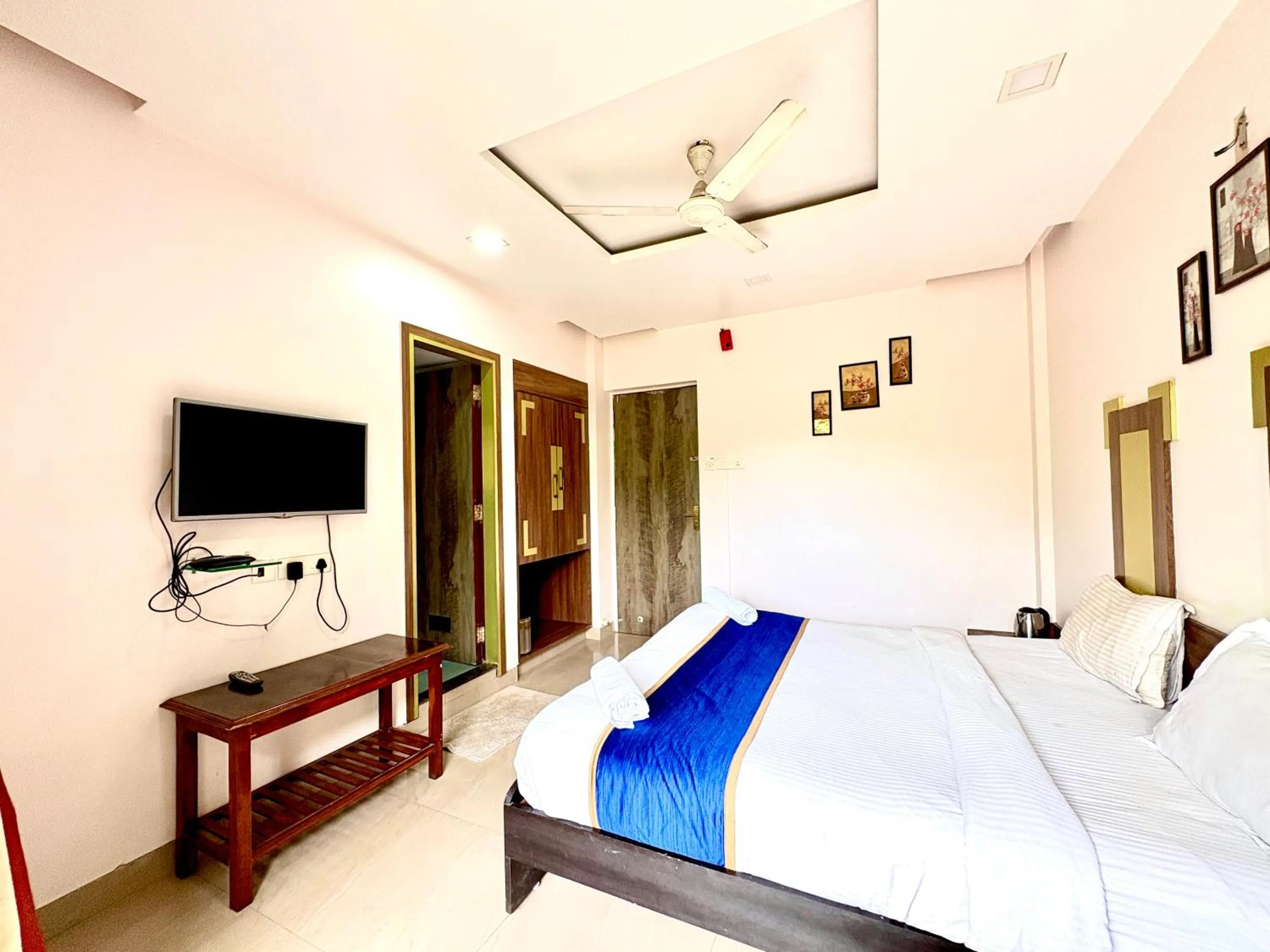 Bed in Hotel Laxmi Residency