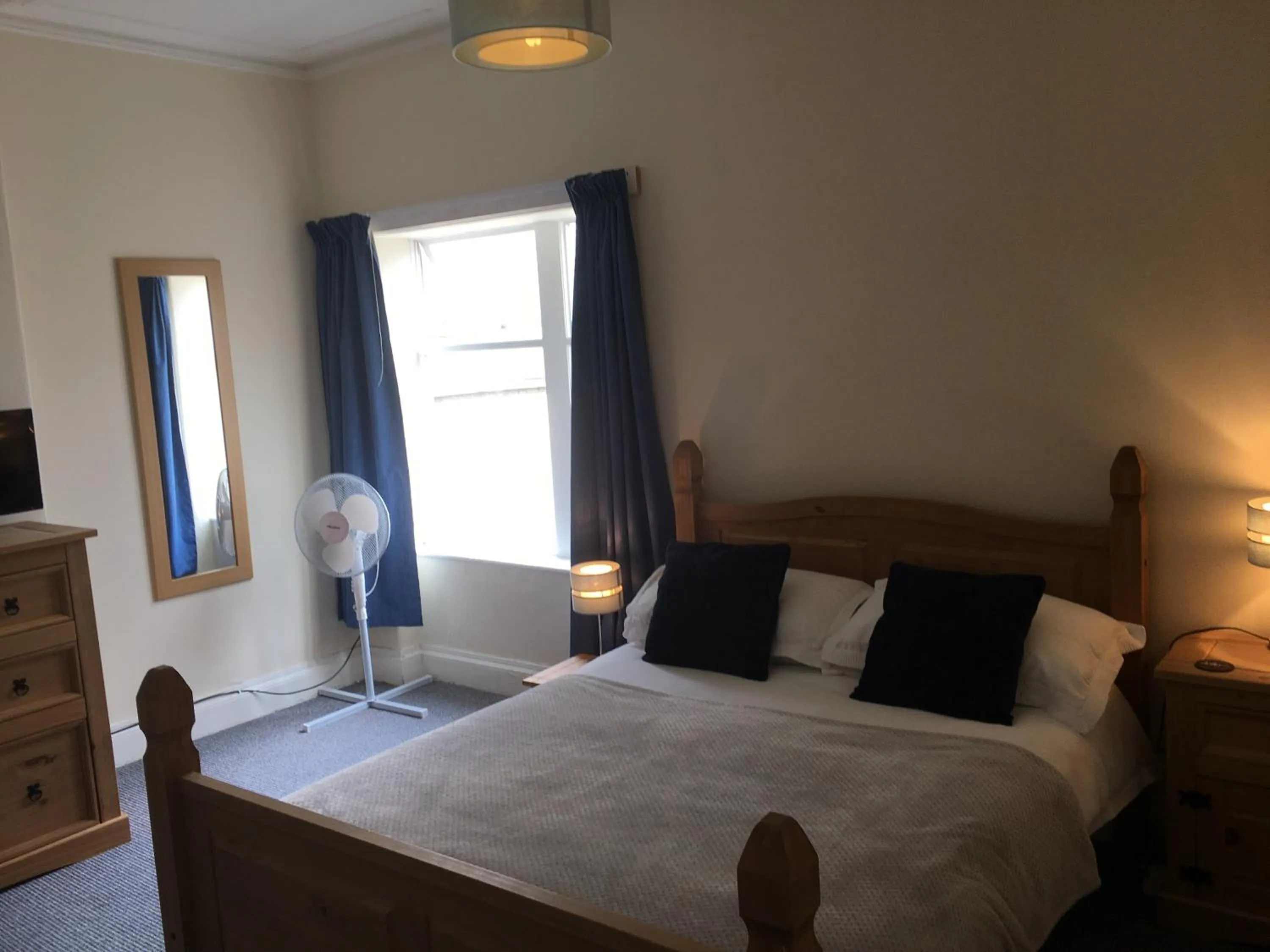 Bed in Camelot Seafront Hotel