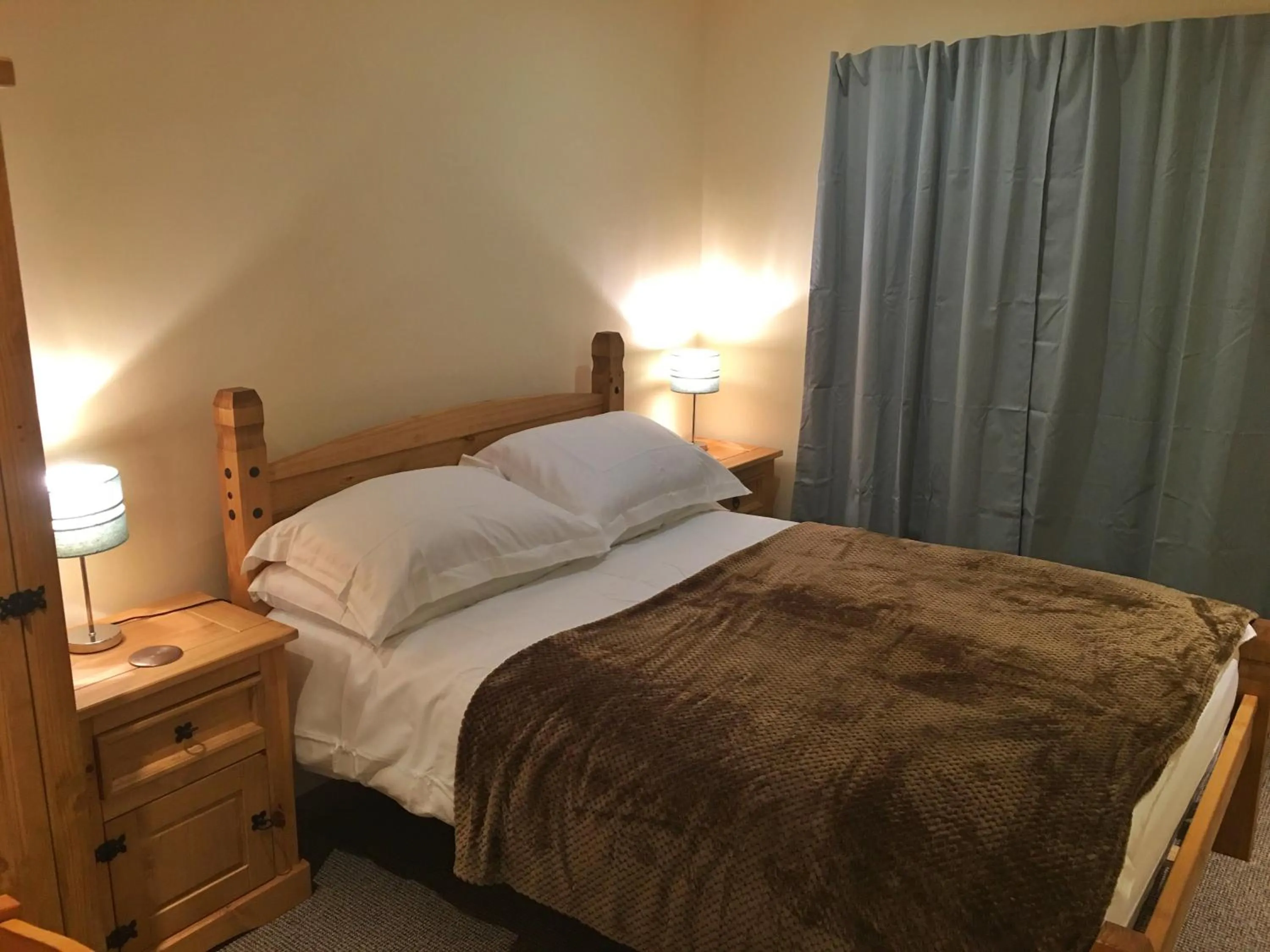 Bed in Camelot Seafront Hotel