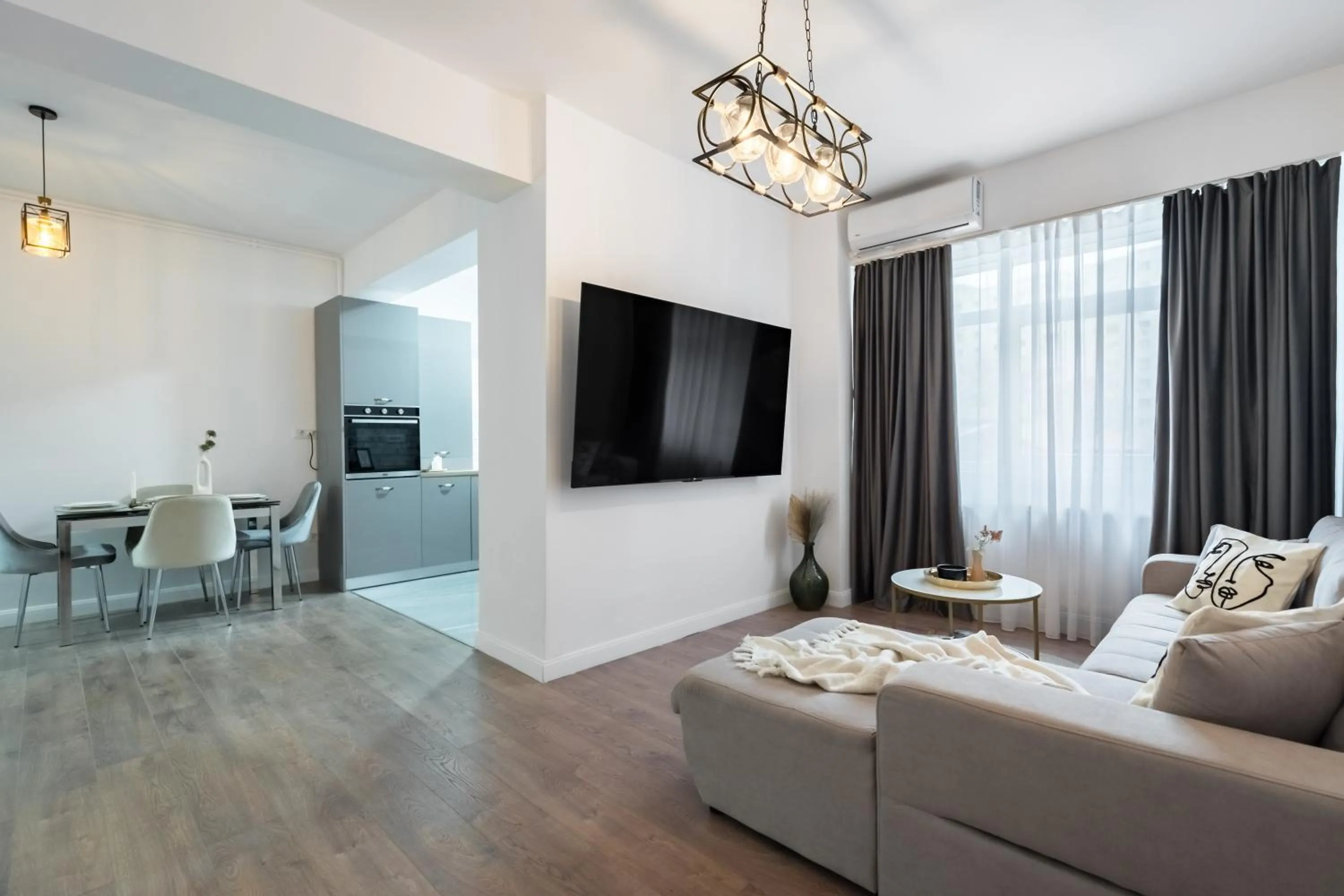 TV and multimedia in Pop Up ApartHotel