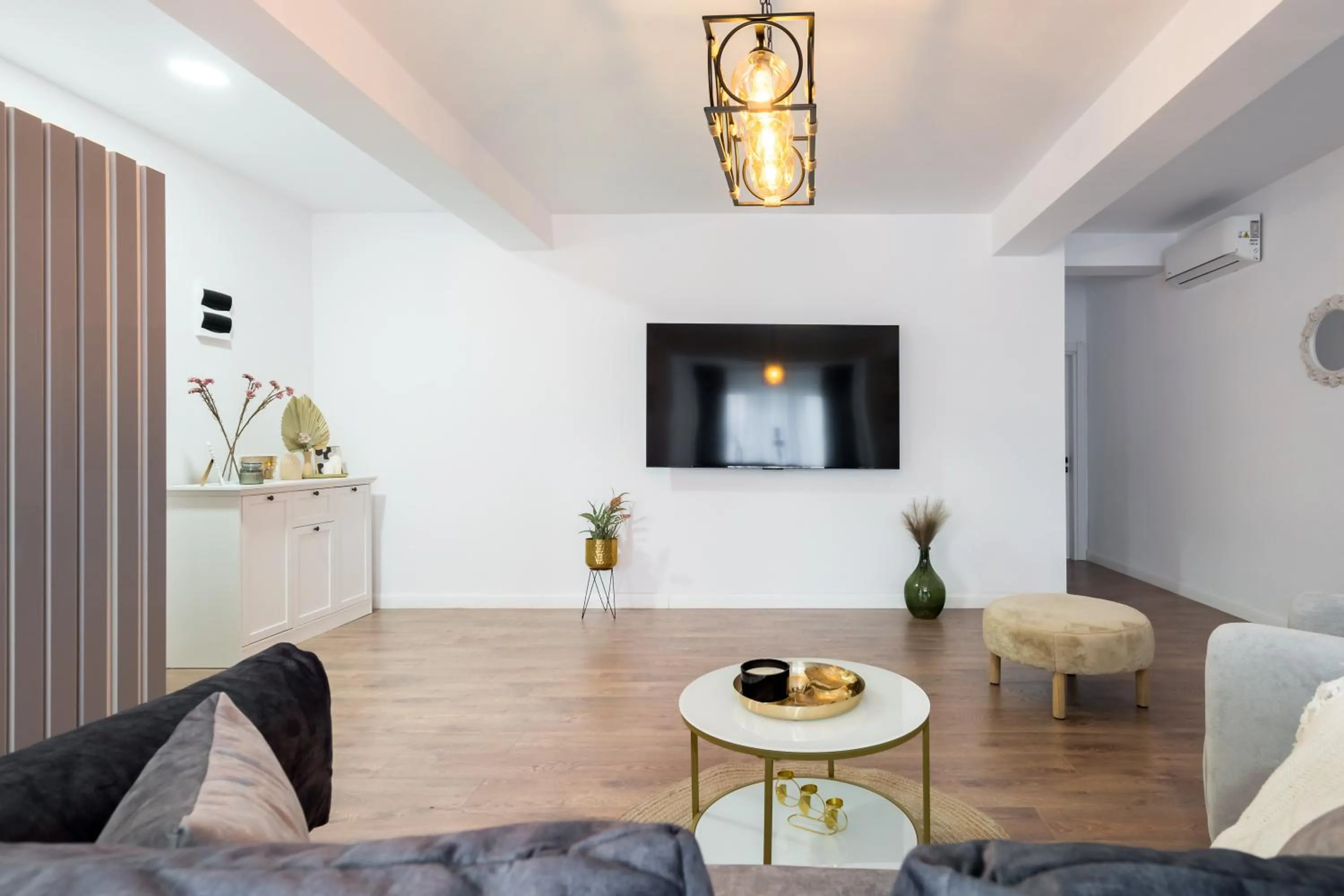 TV and multimedia in Pop Up ApartHotel