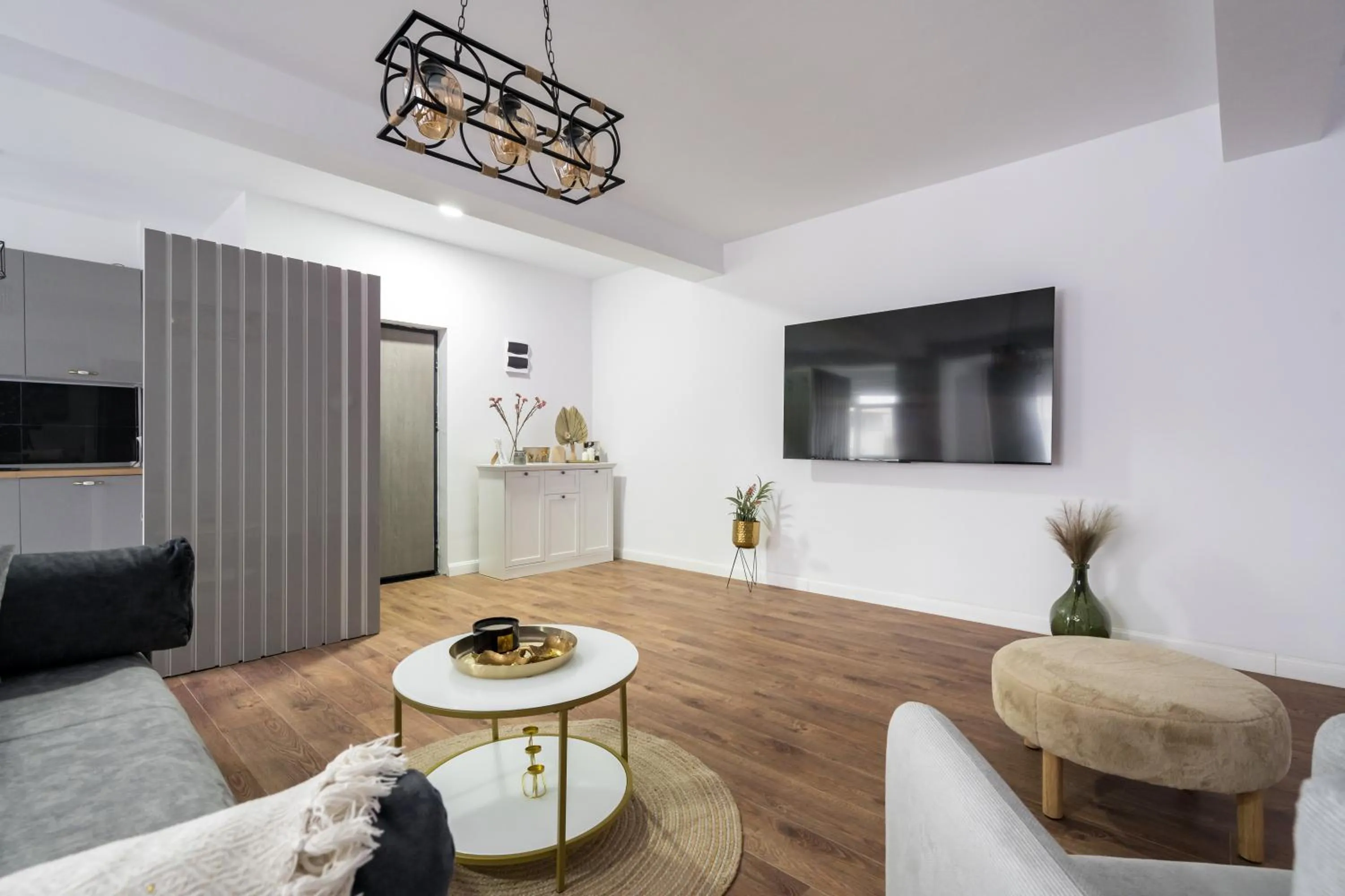 TV and multimedia in Pop Up ApartHotel