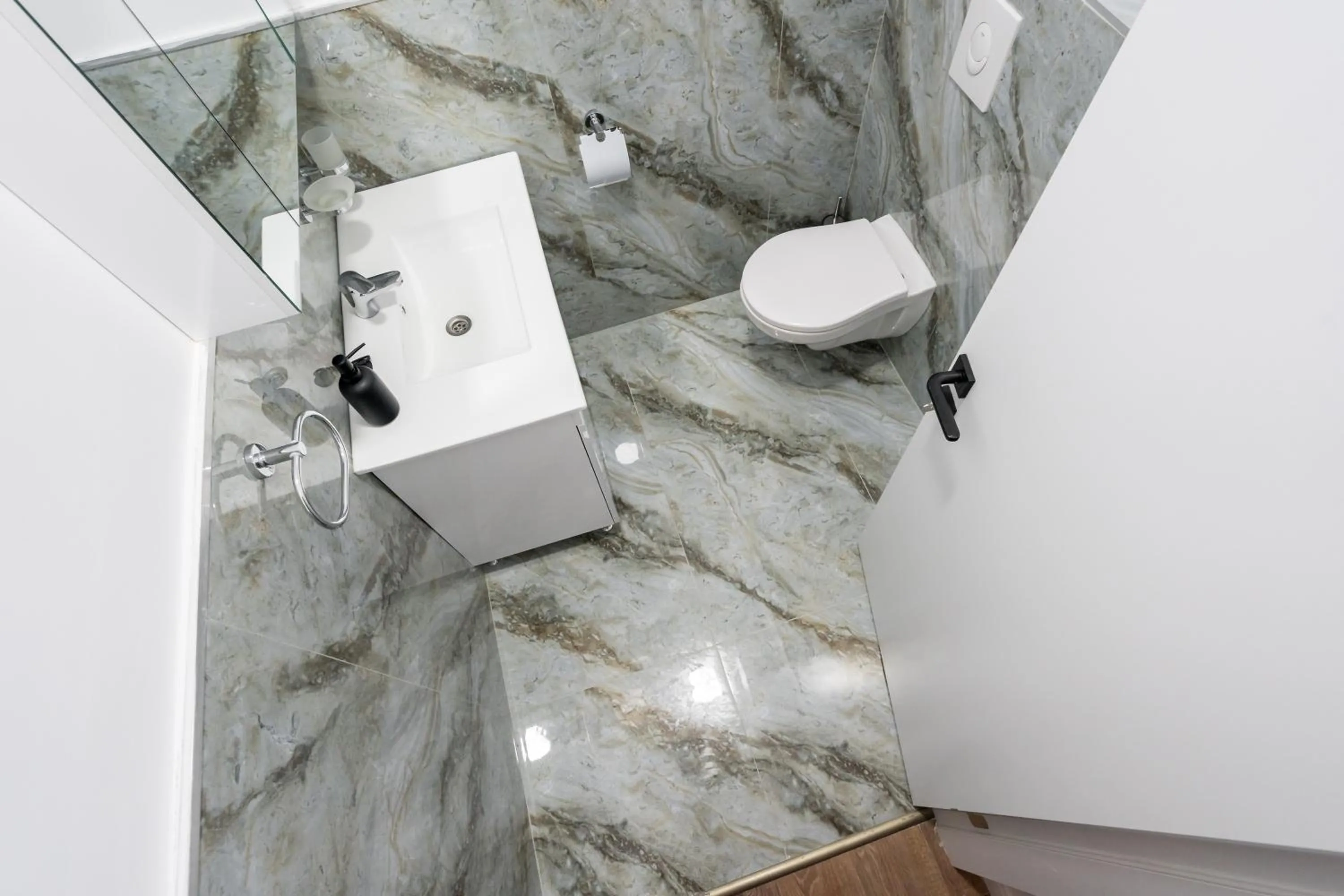 Toilet in Pop Up ApartHotel