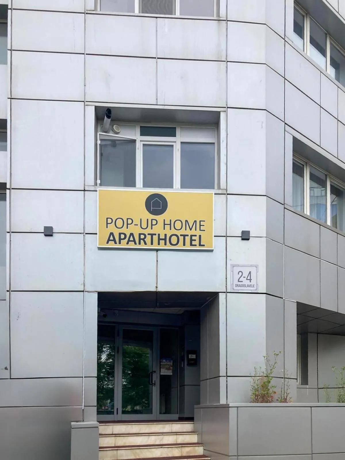 Property building in Pop Up ApartHotel