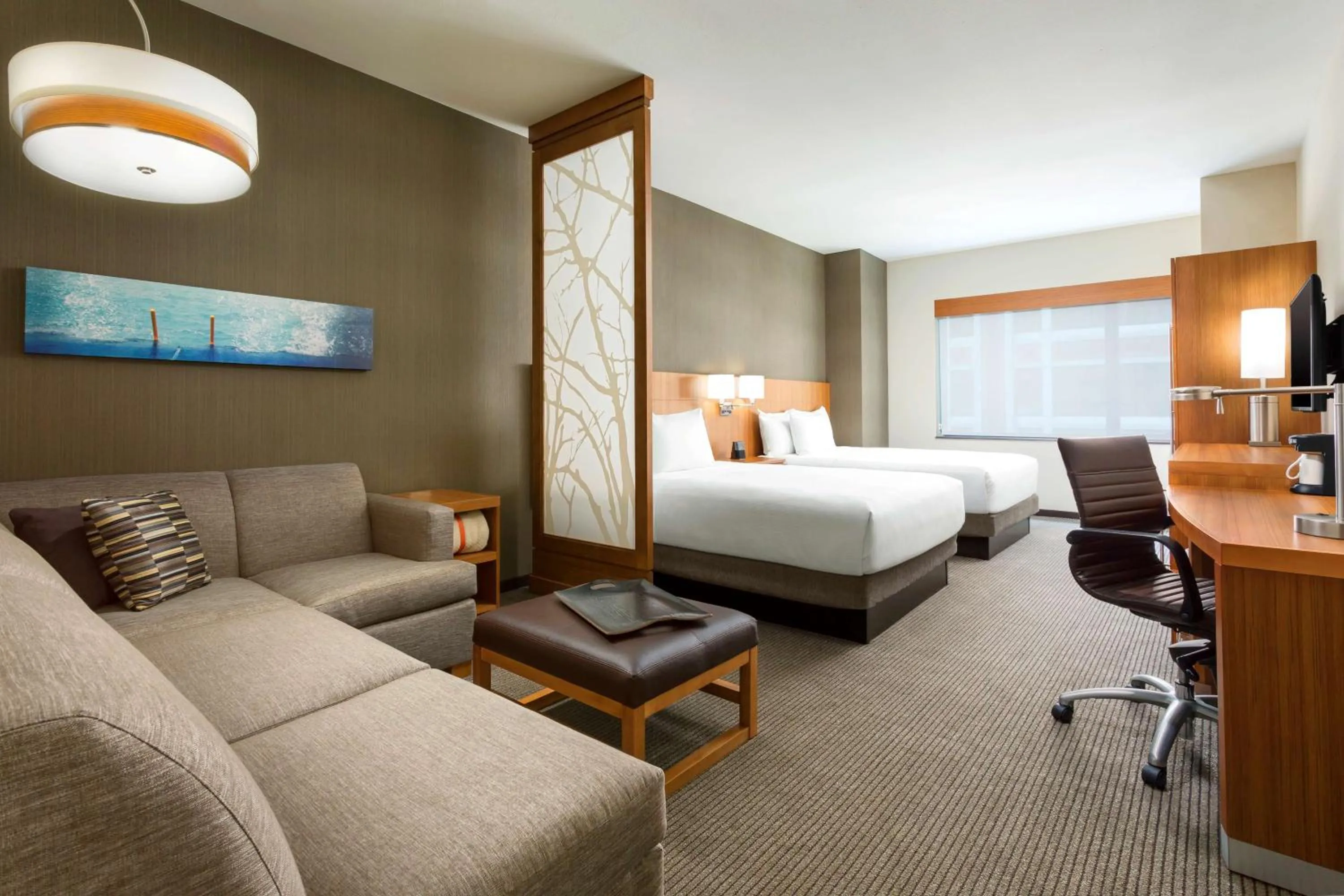 Photo of the whole room, Bed in Hyatt Place Chicago/Downtown - The Loop