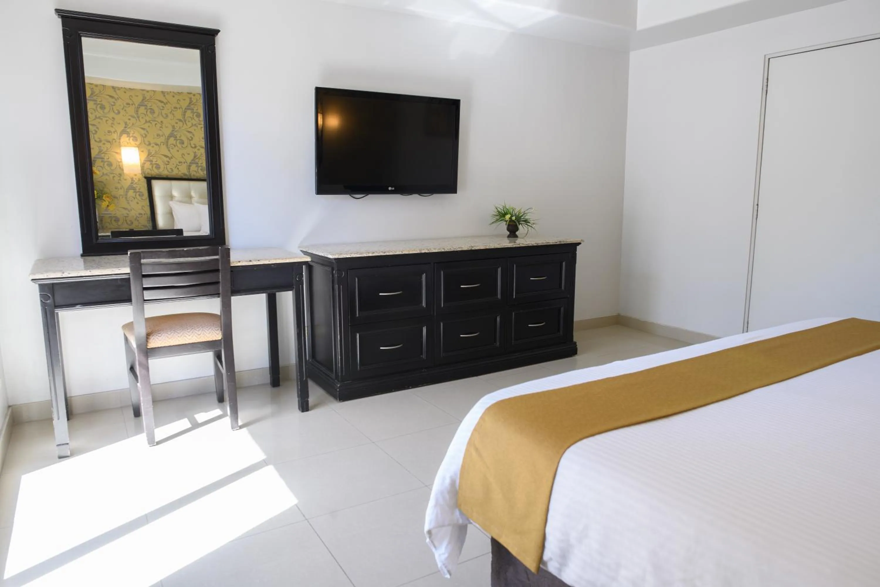 Bed in Hotel Santorian