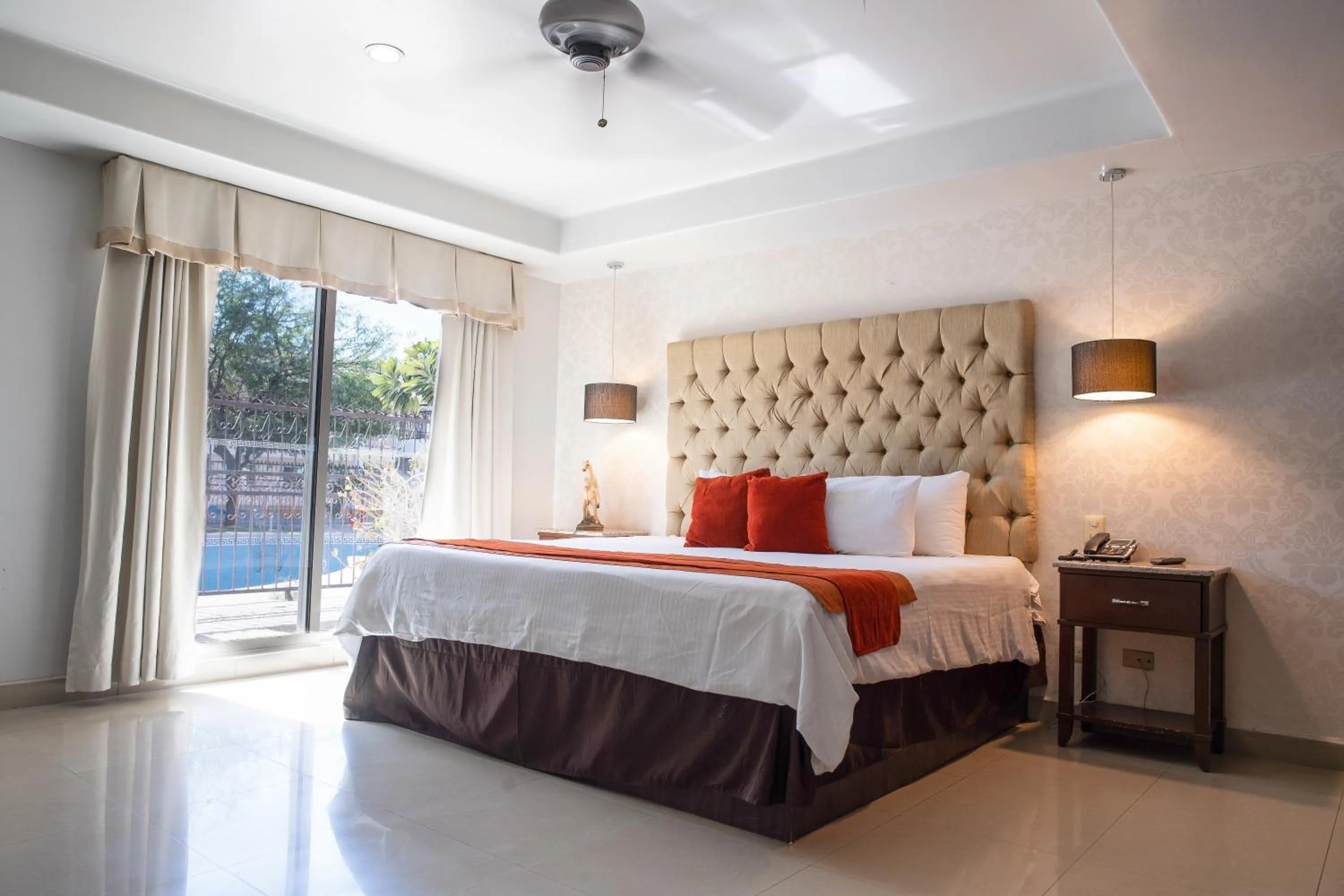 Bed in Hotel Santorian