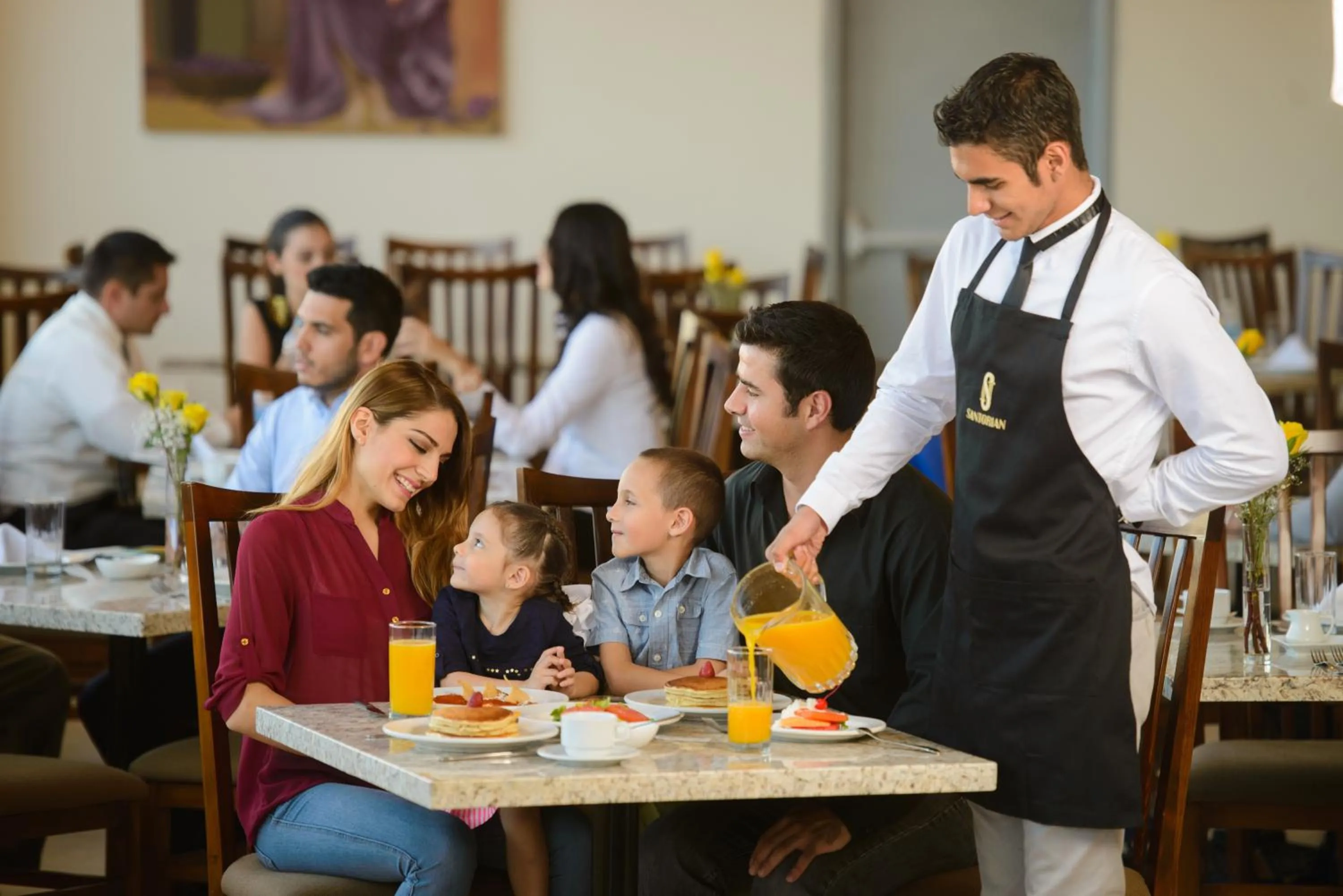 Restaurant/places to eat in Hotel Santorian