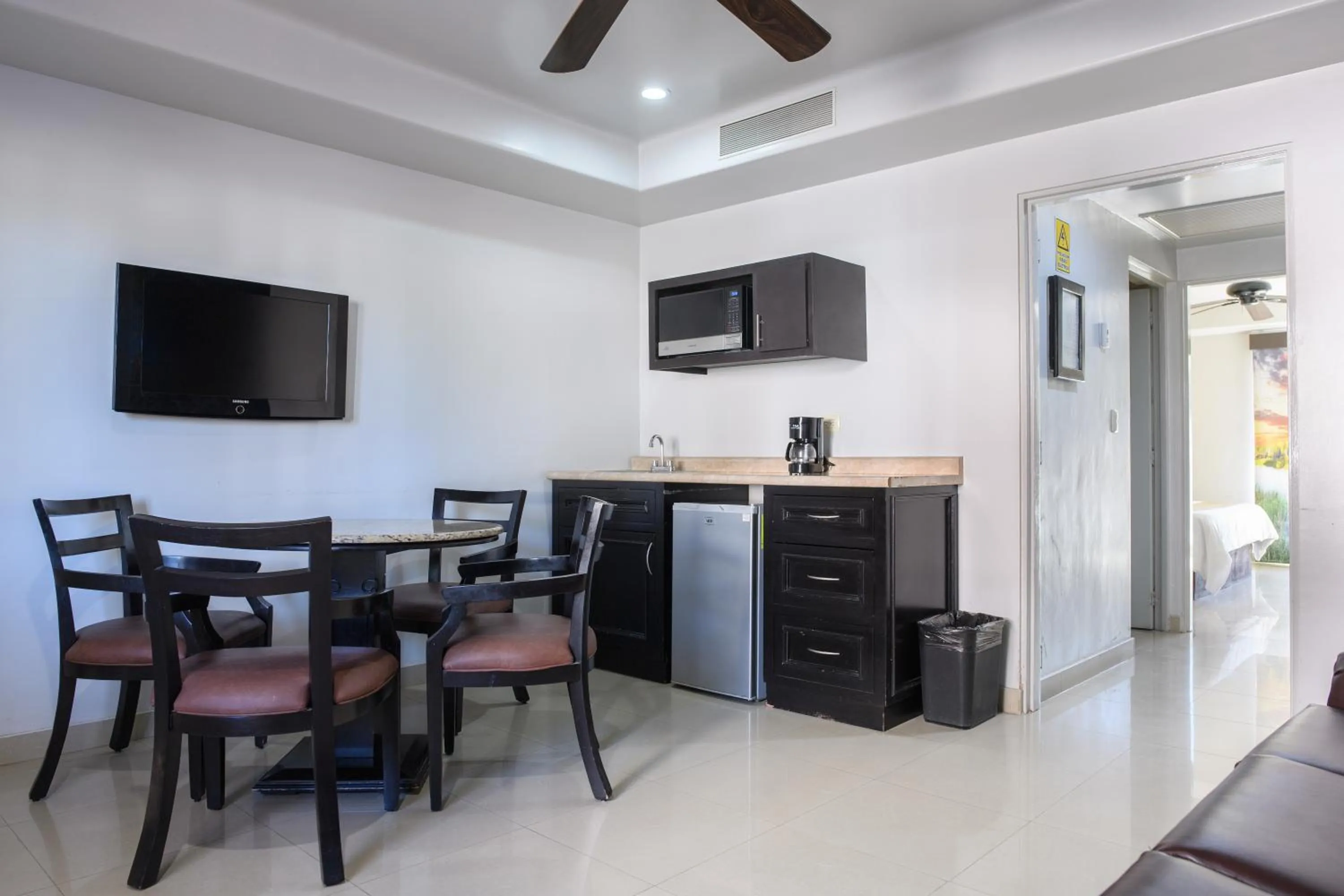 Kitchen or kitchenette in Hotel Santorian