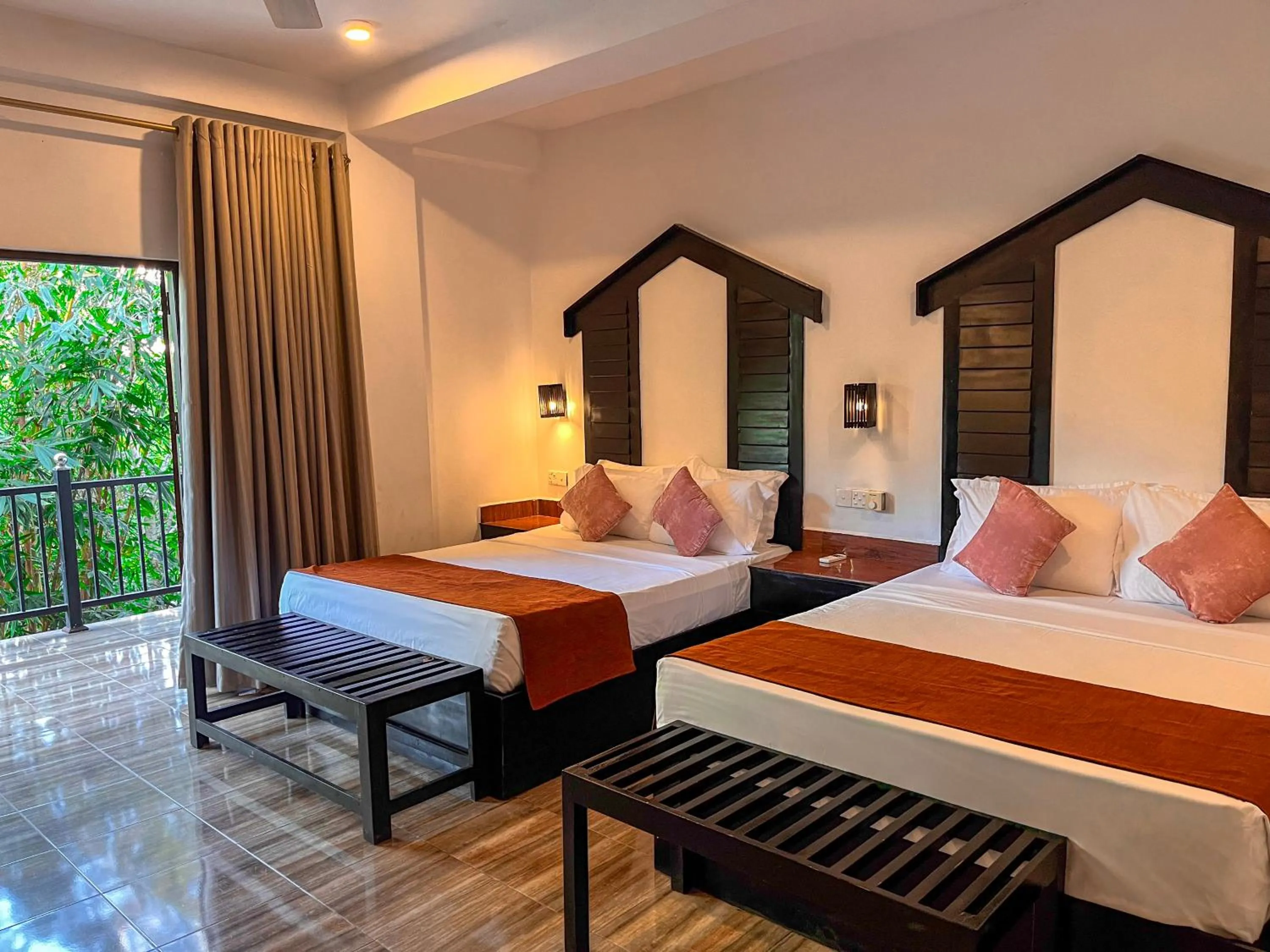 Bedroom, Bed in Sundaras Family Suites