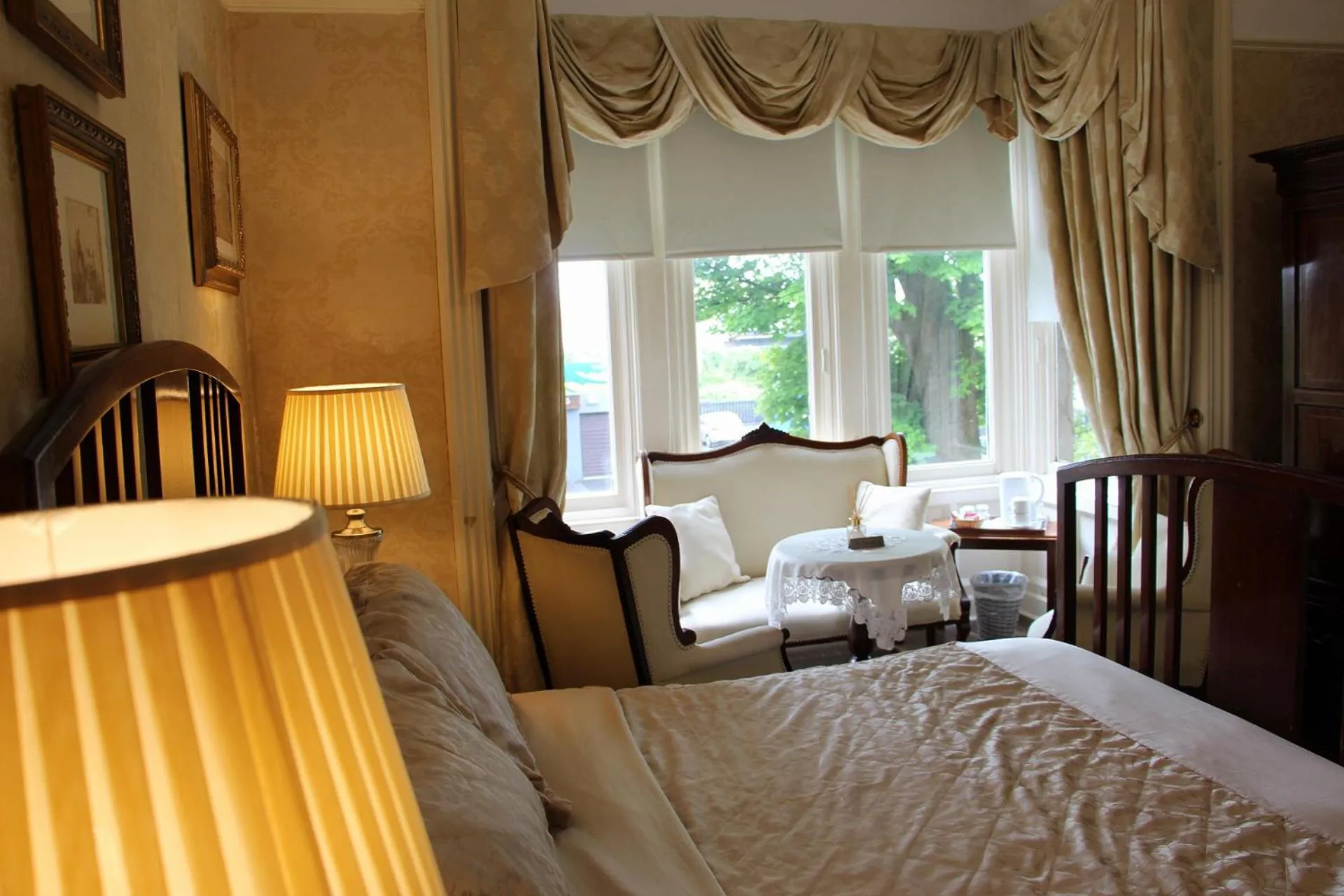 Bedroom, Bed in Innisfree House