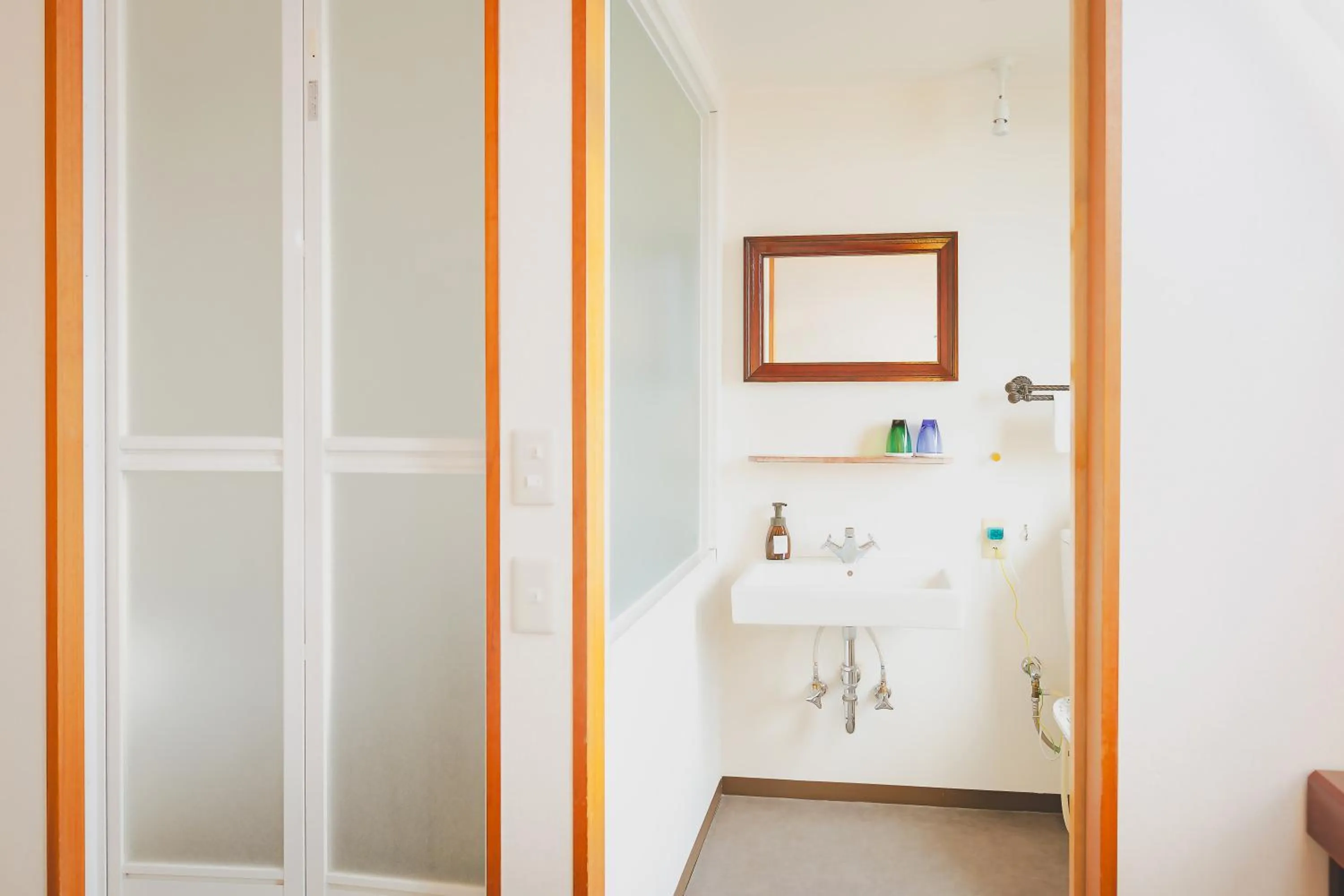 Bathroom in Van Cort Landt Hotel