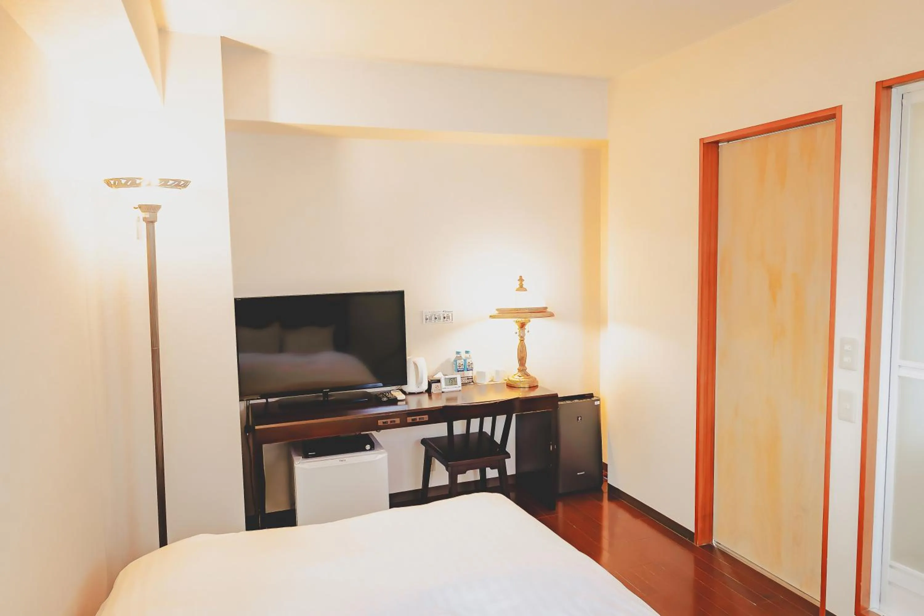 Photo of the whole room, Bed in Van Cort Landt Hotel