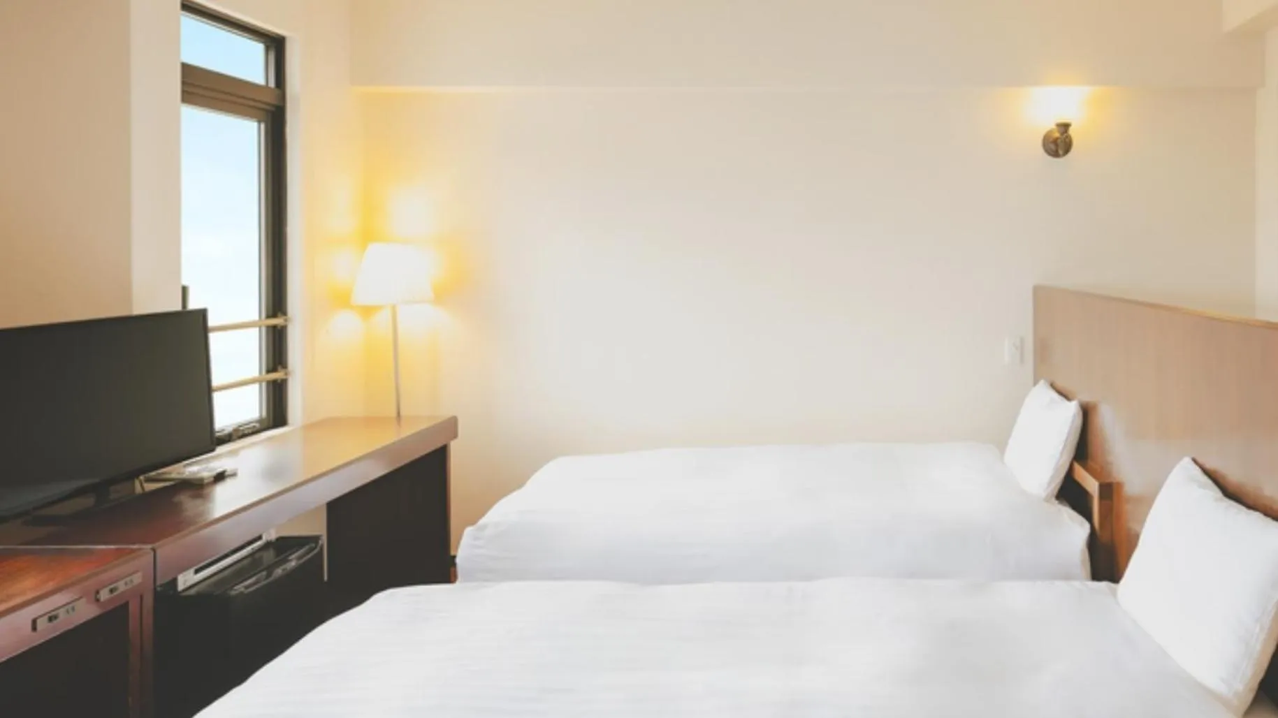 Photo of the whole room, Bed in Van Cort Landt Hotel