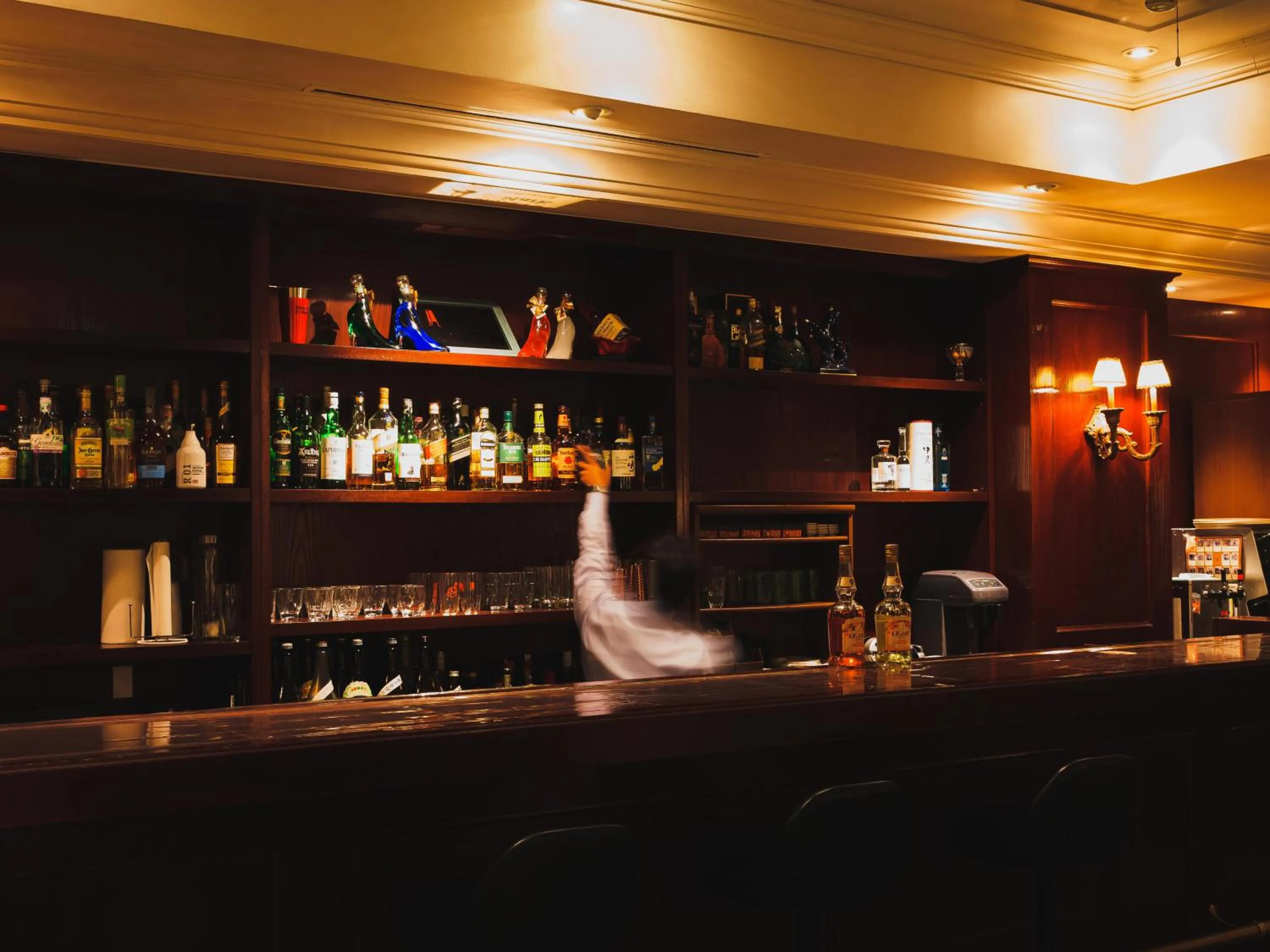 Lounge or bar in Van Cort Landt Hotel