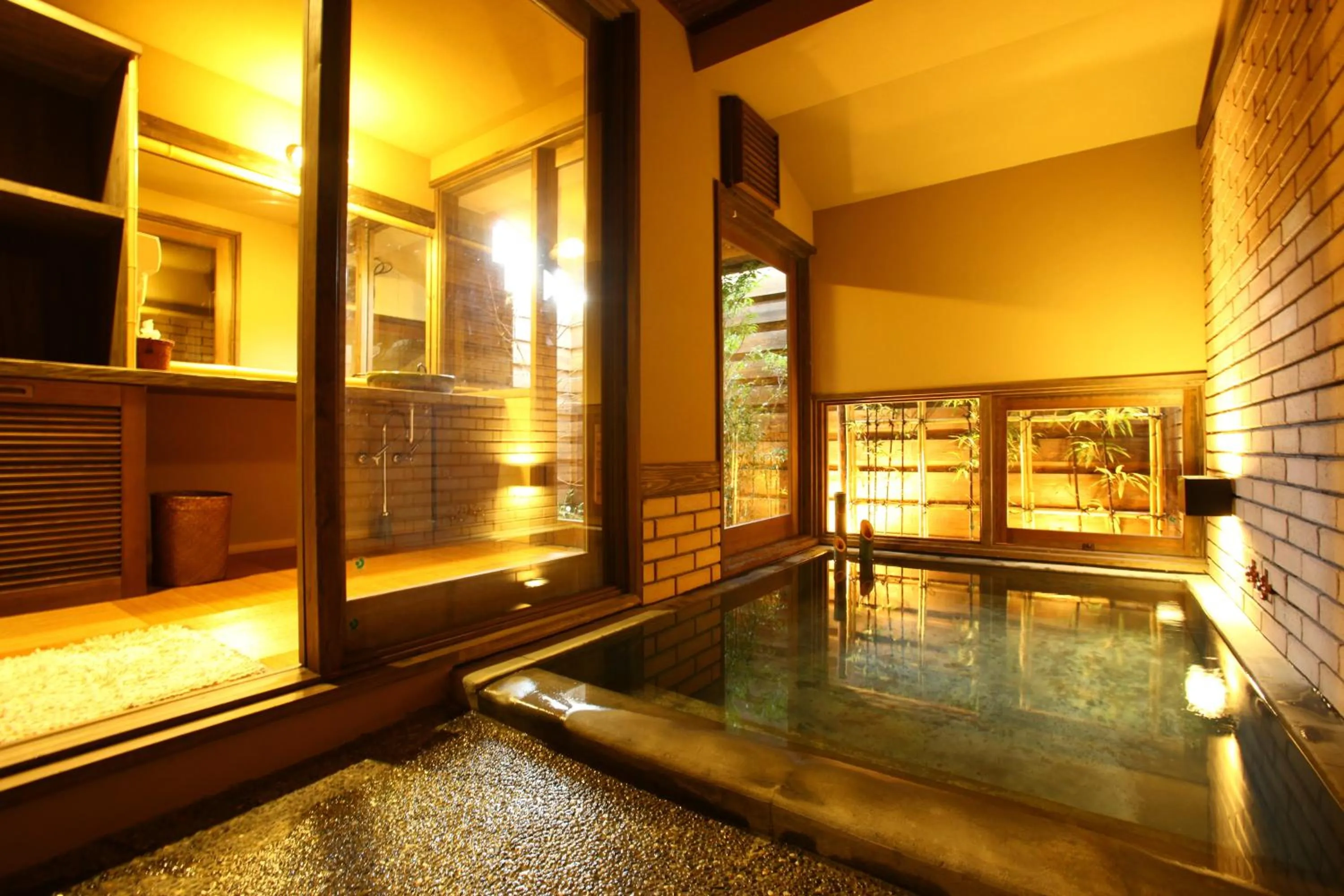 Area and facilities in Asobe