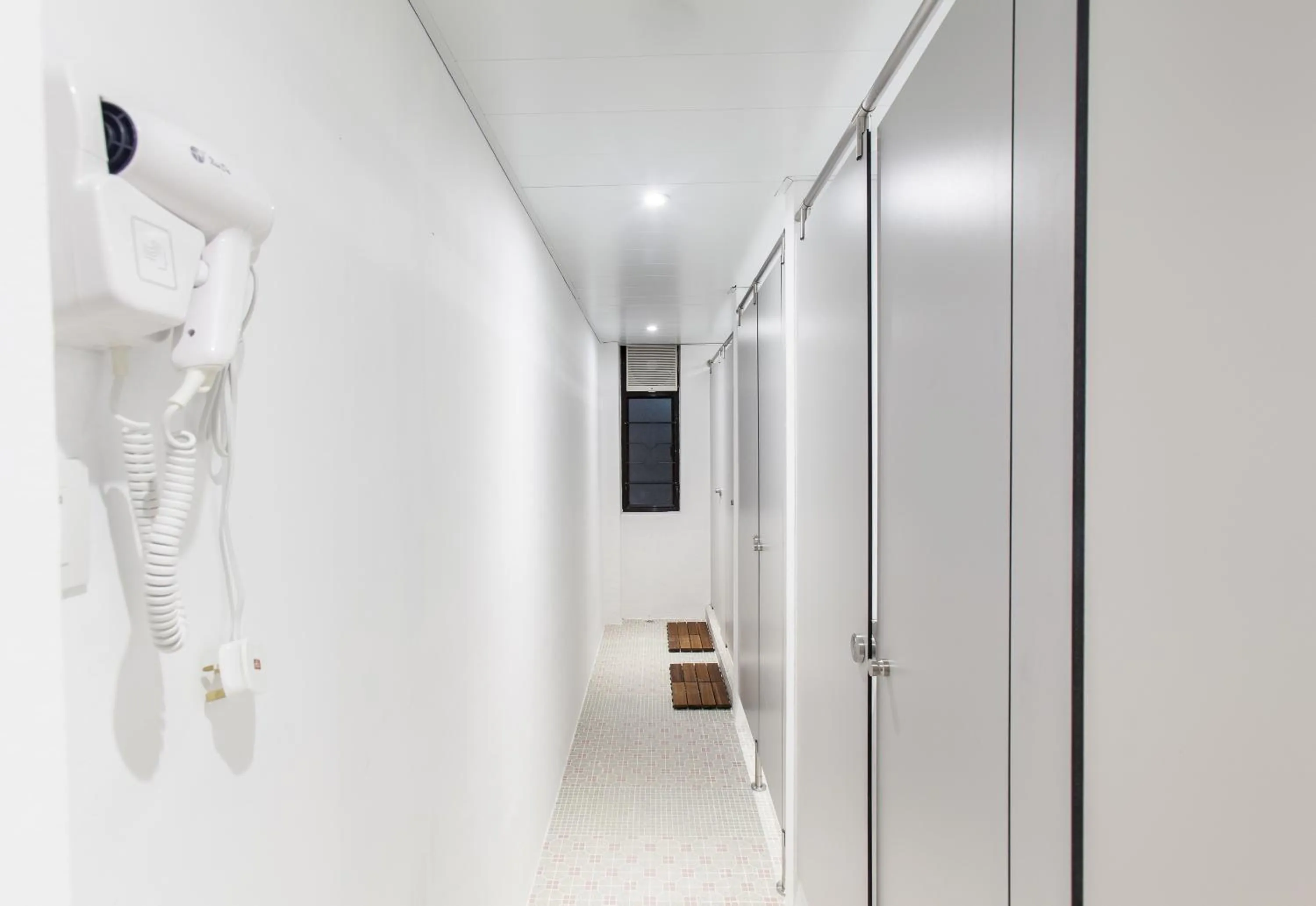 Bathroom in The Mahjong