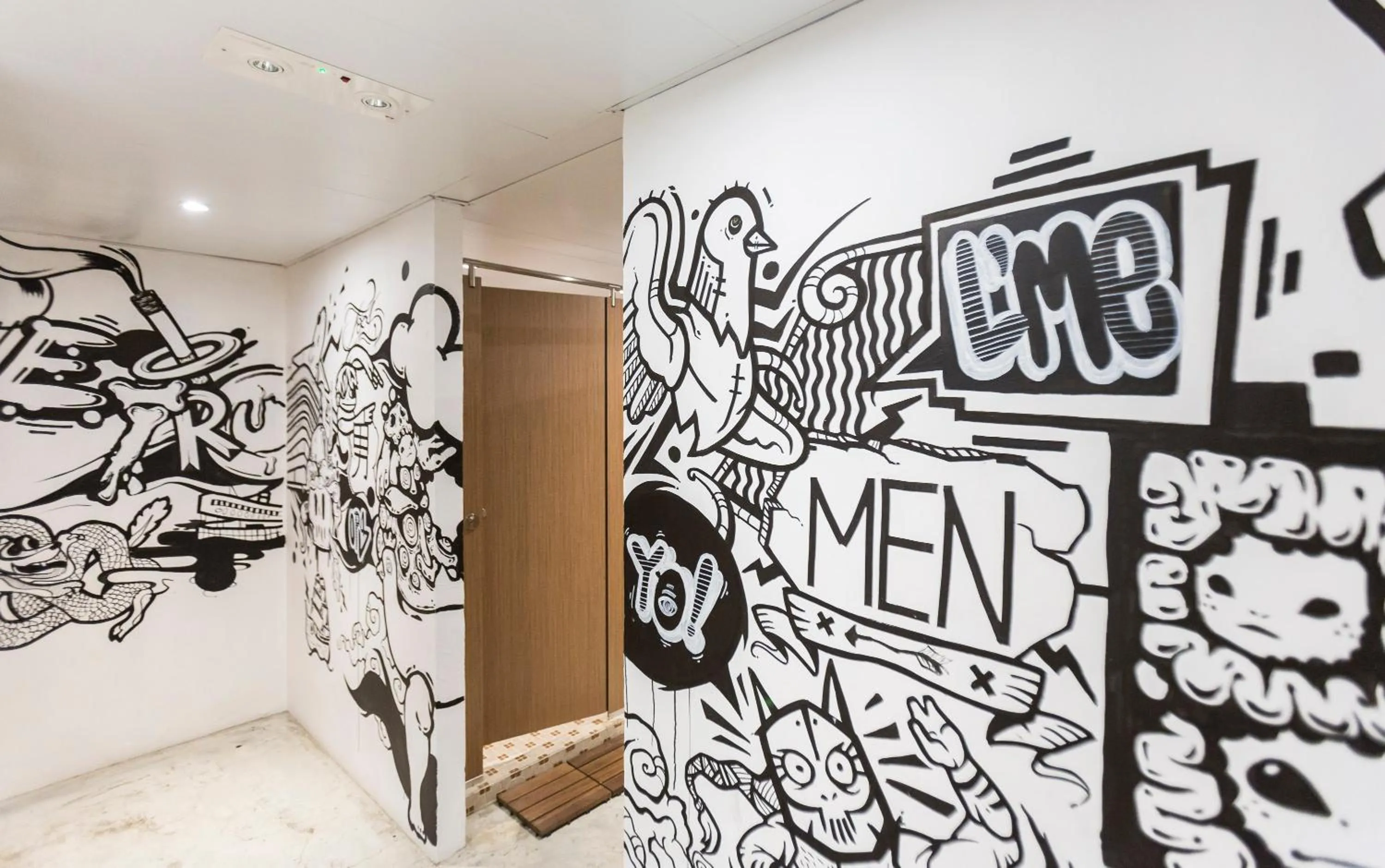 Shower in The Mahjong